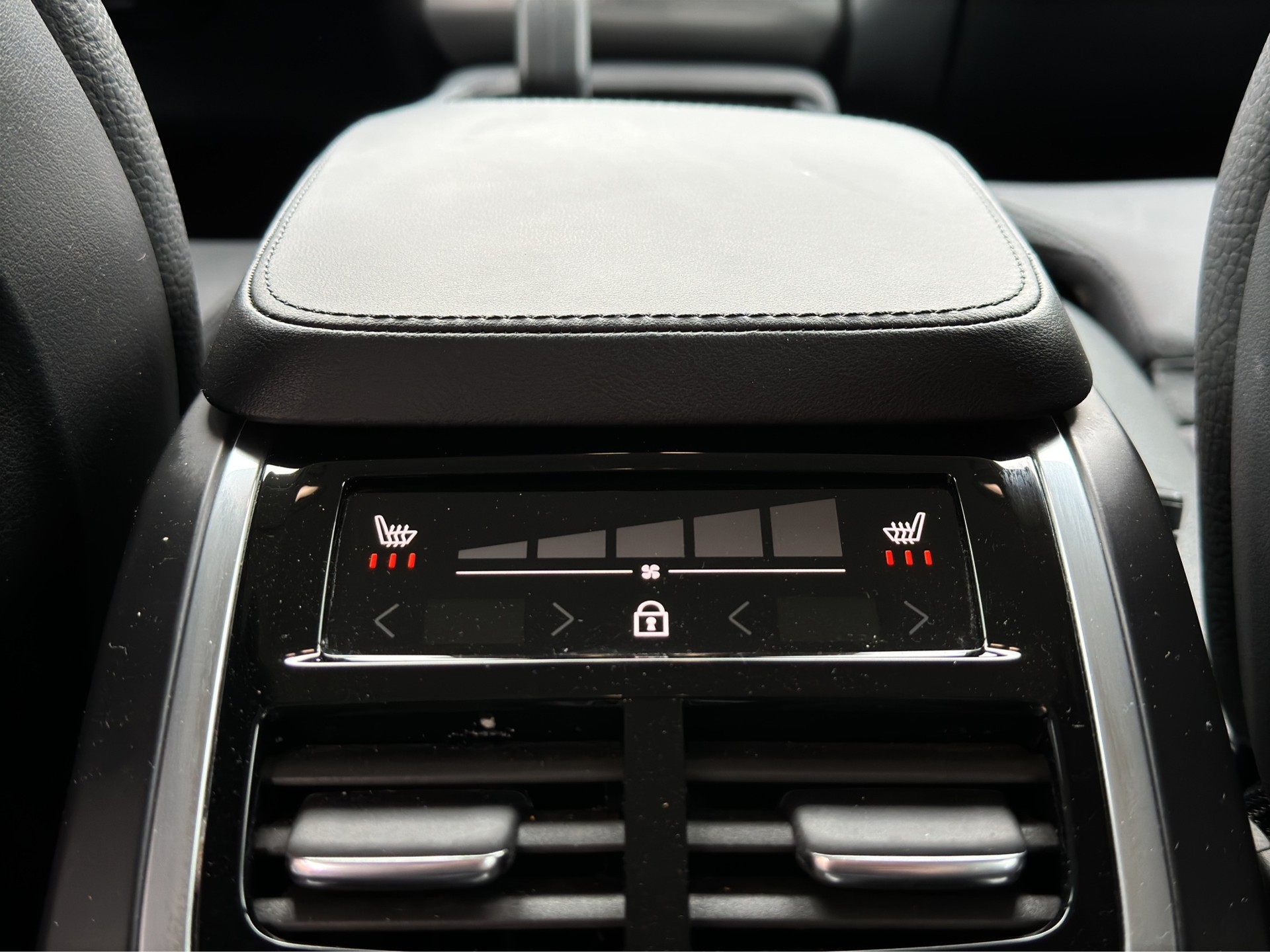 VOLVO XC90 T8 eAWD Core 7Pl. PluginHybrid Geartronic-image-16