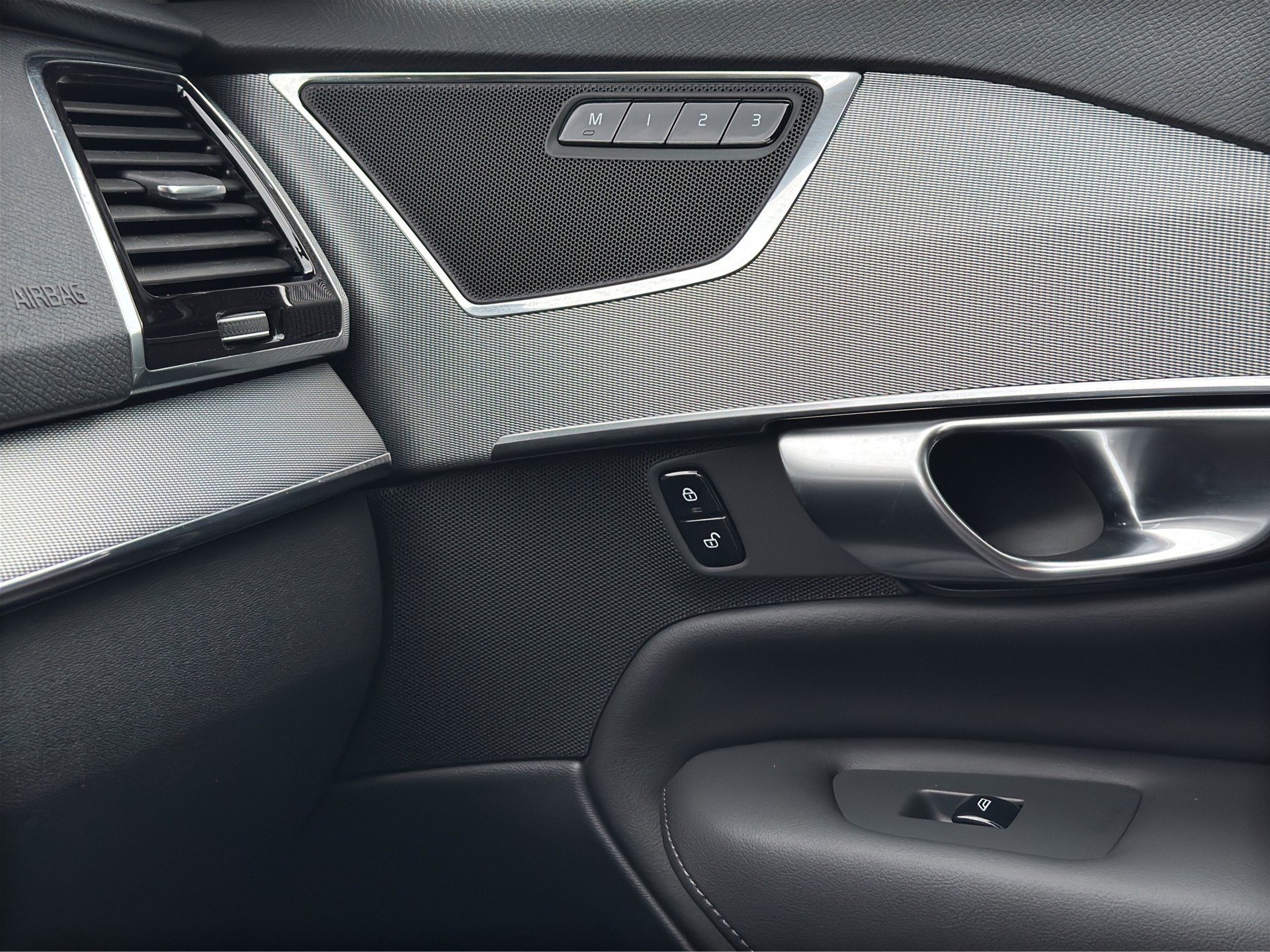 VOLVO XC90 T8 eAWD Core 7Pl. PluginHybrid Geartronic-image-15