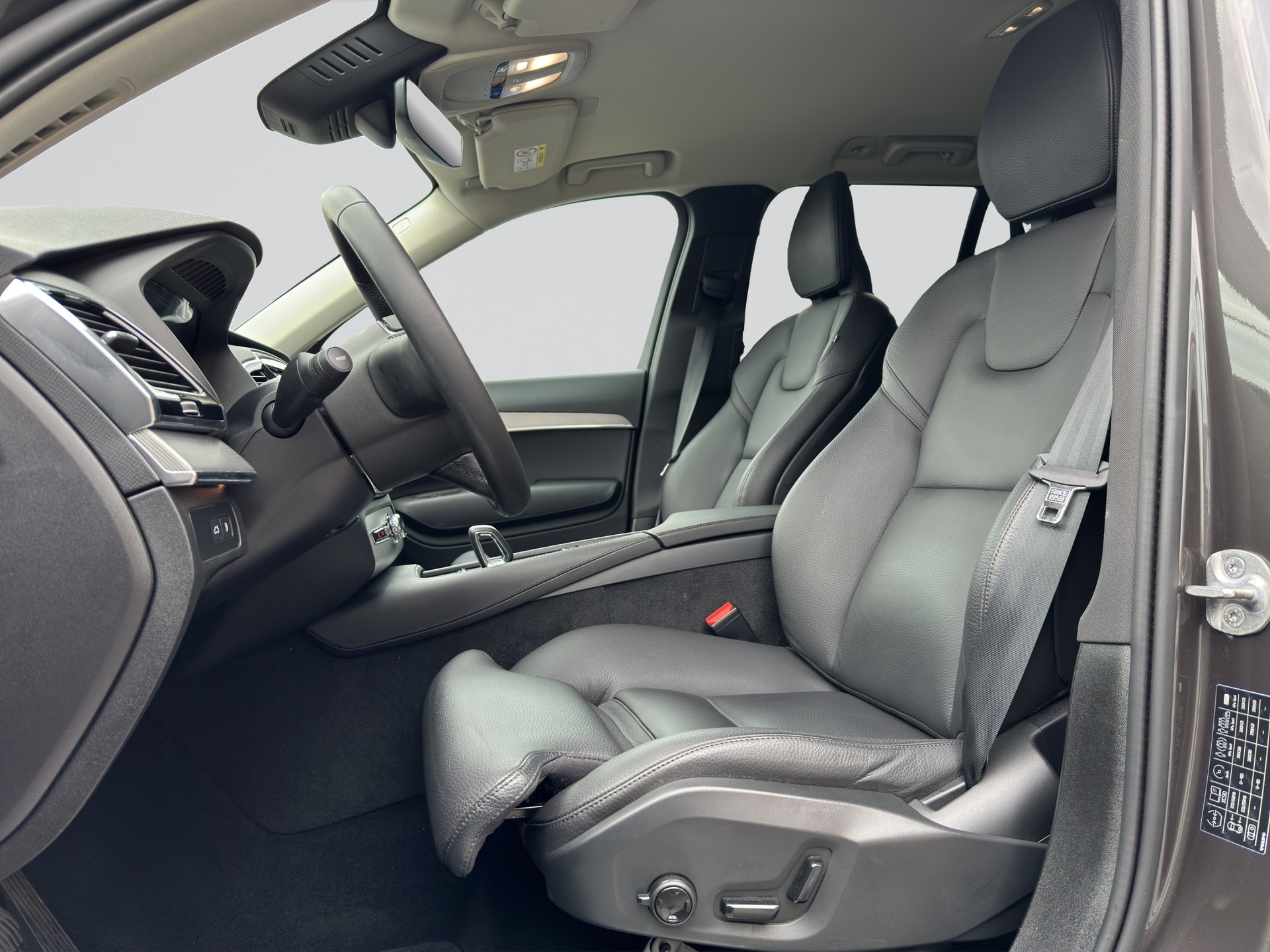 VOLVO XC90 T8 eAWD Core 7Pl. PluginHybrid Geartronic-image-5