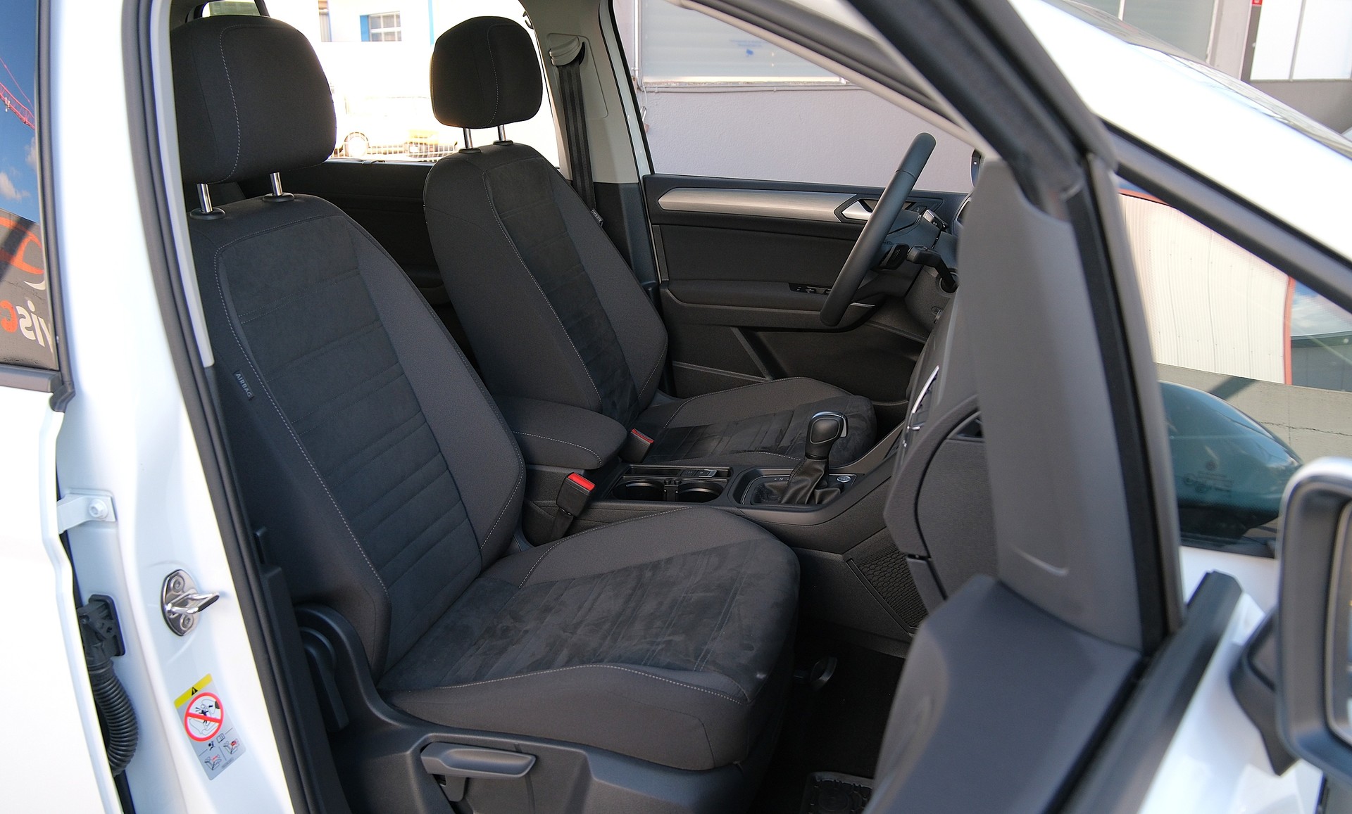 VW Touran 1.5 TSI EVO Comfort United R Line DSG-image-16