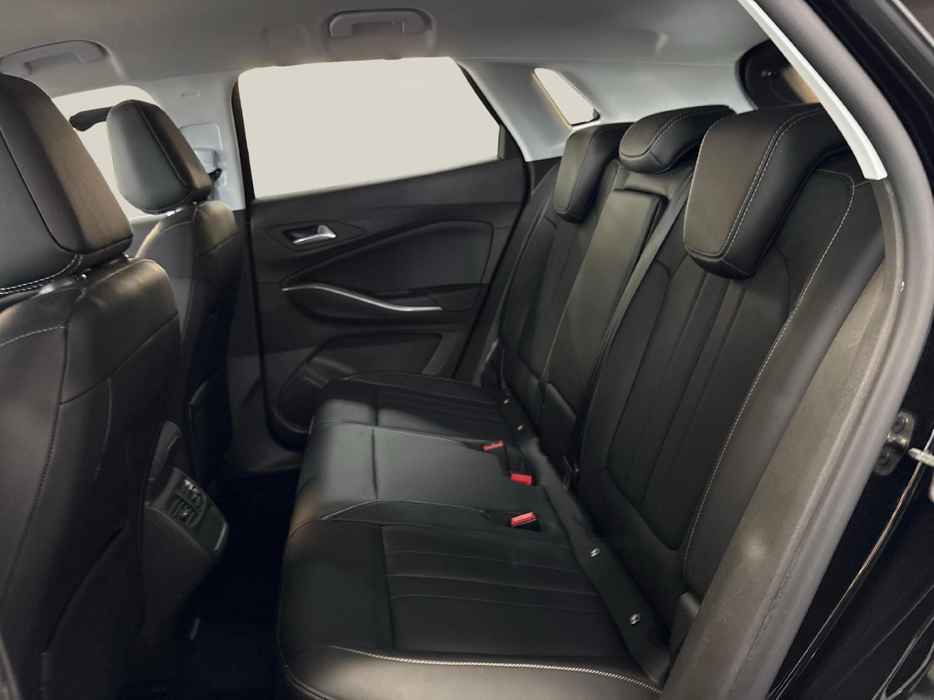 OPEL Grandland 1.6 T PHEV Ultimate 4x4-image-11
