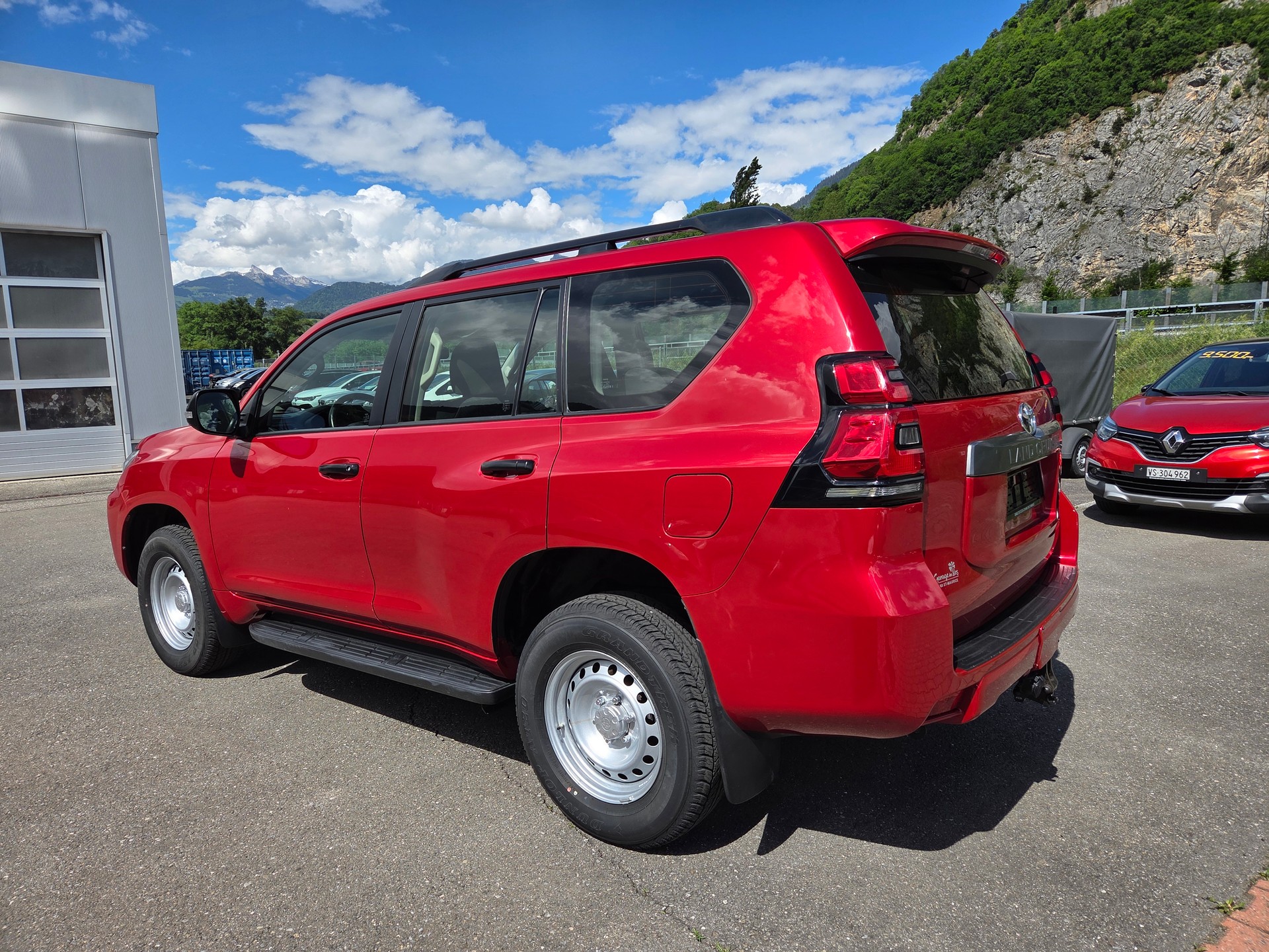 TOYOTA Land Cruiser 2.8TD Active-image-2