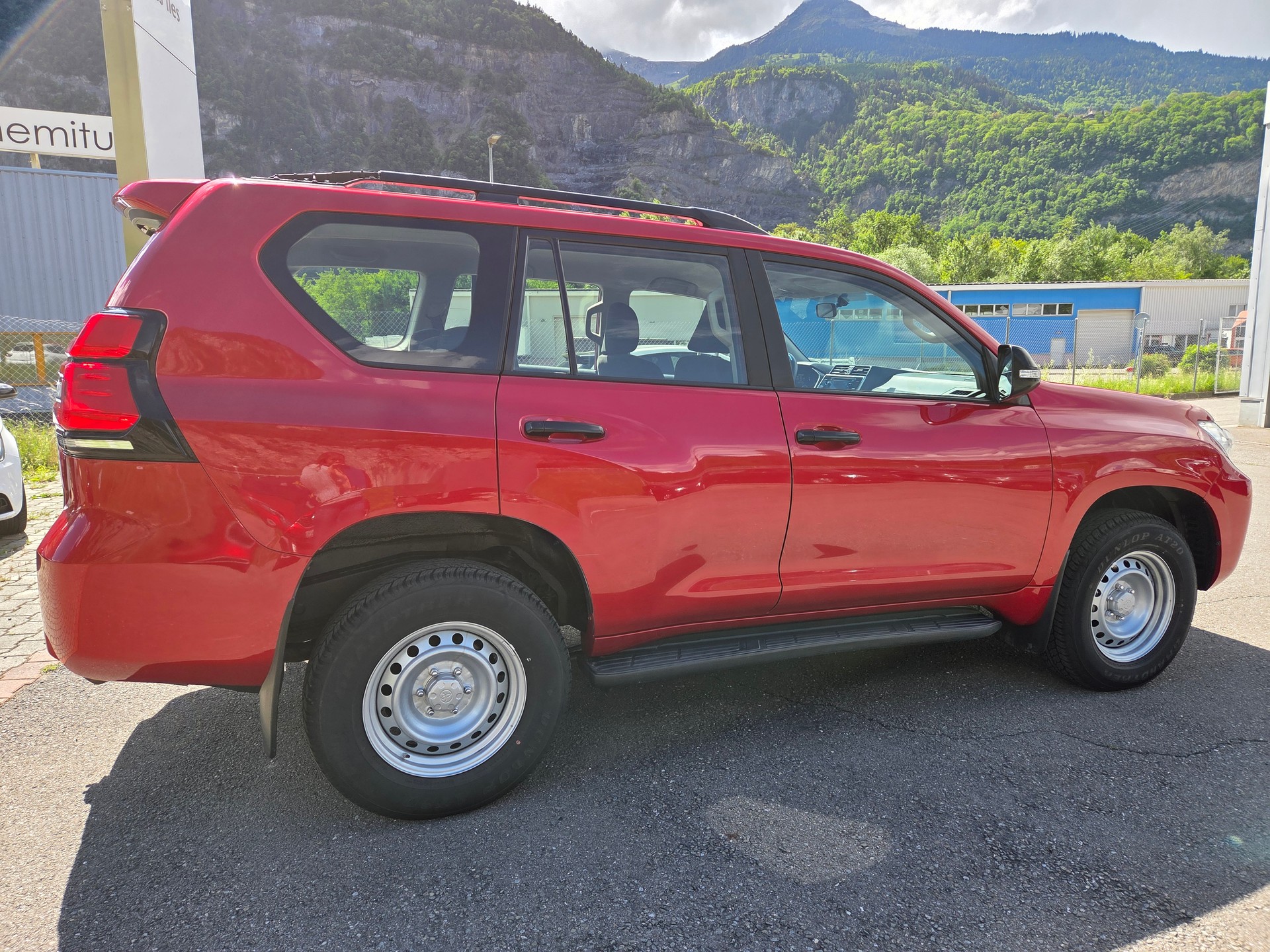 TOYOTA Land Cruiser 2.8TD Active-image-3