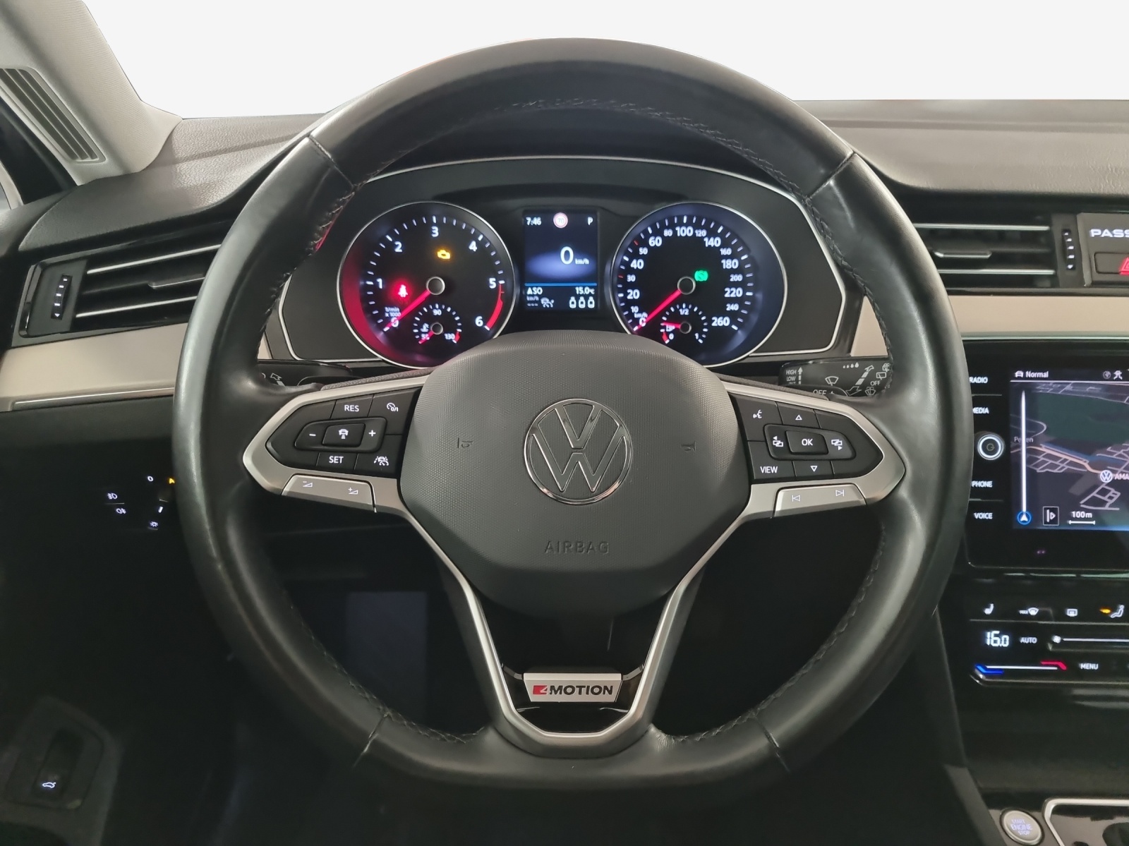 VW Passat 2.0 TDI BMT Elegance 4Motion DSG-image-9