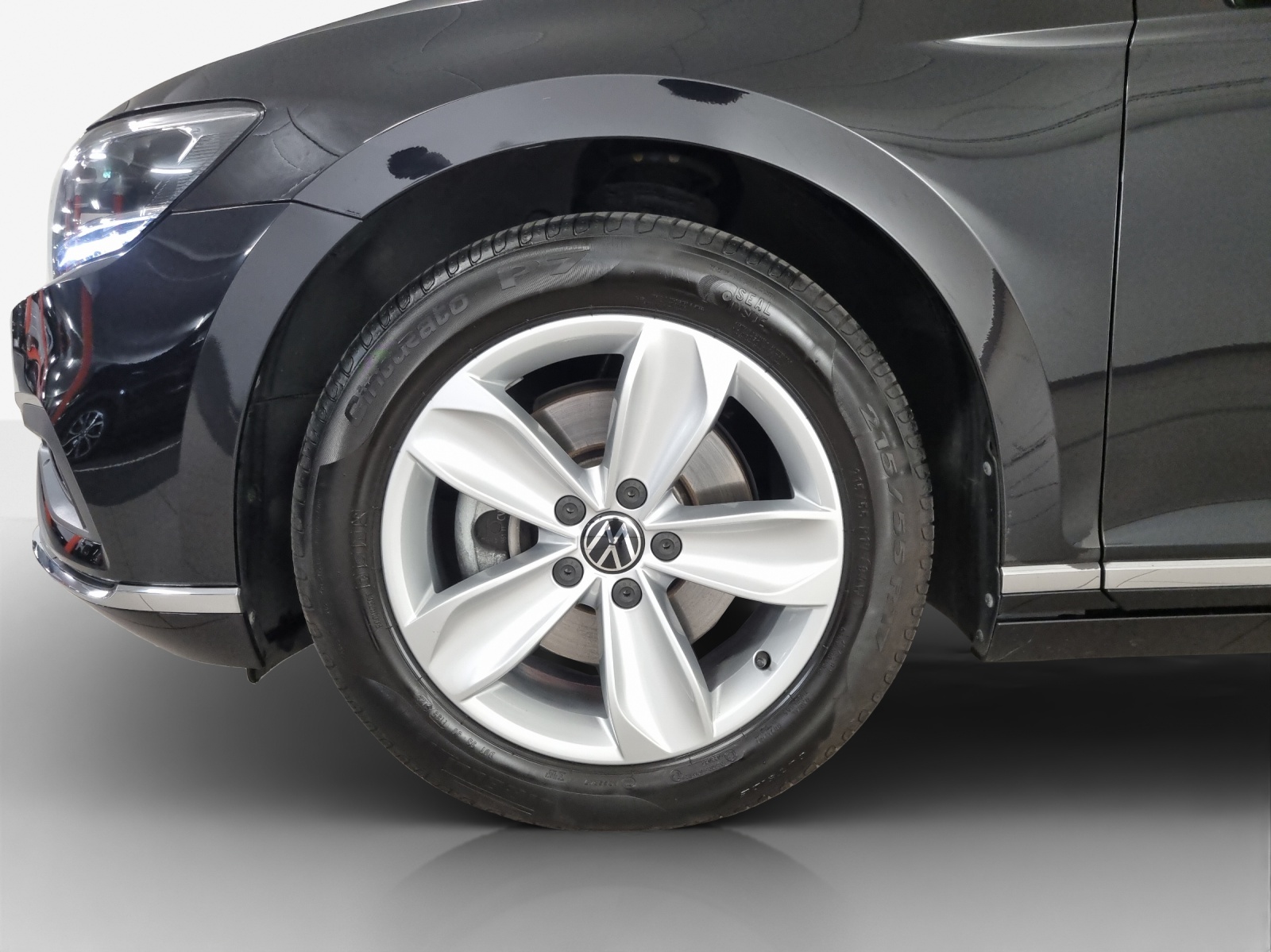 VW Passat 2.0 TDI BMT Elegance 4Motion DSG-image-13