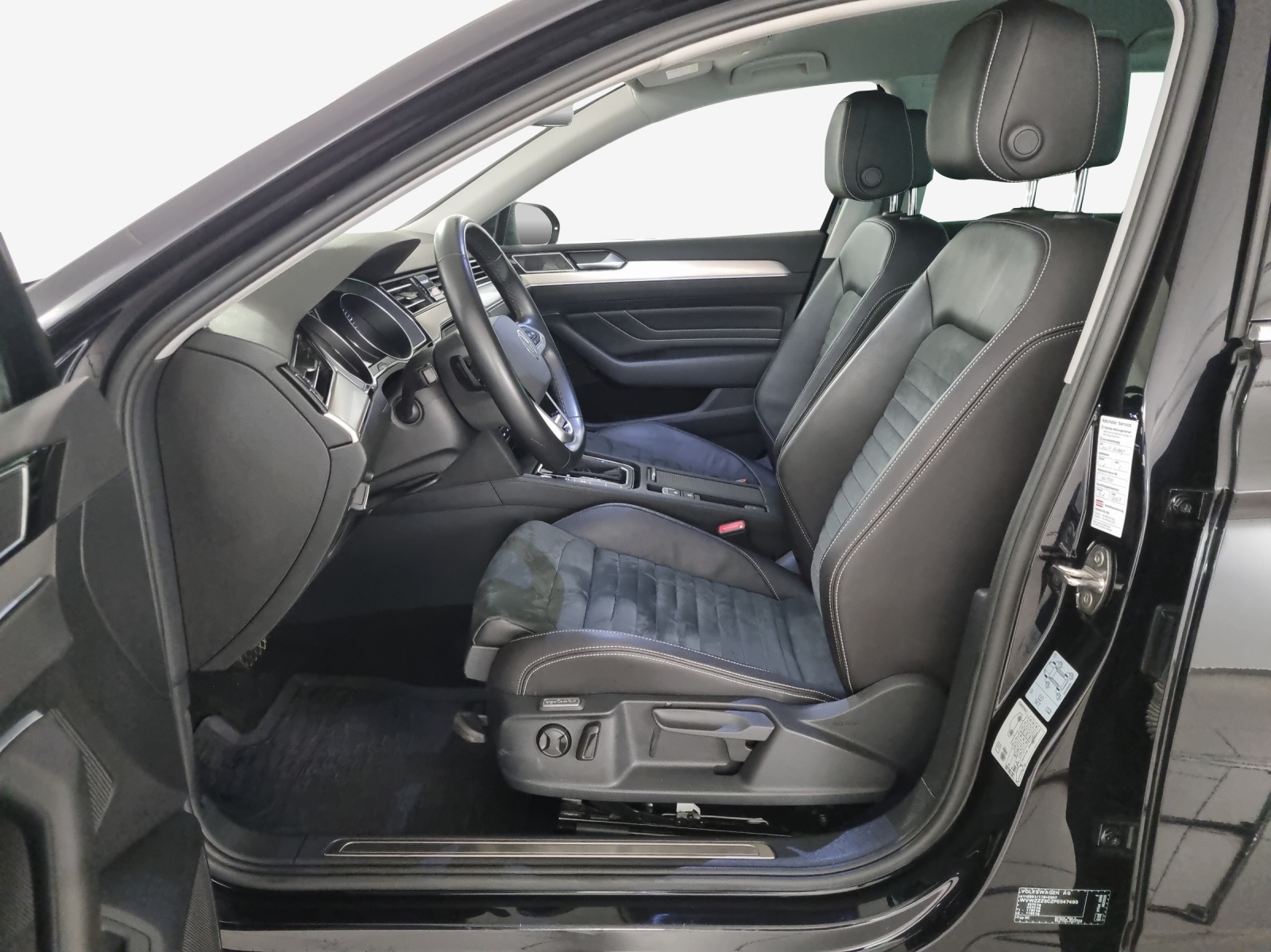 VW Passat 2.0 TDI BMT Elegance 4Motion DSG-image-7