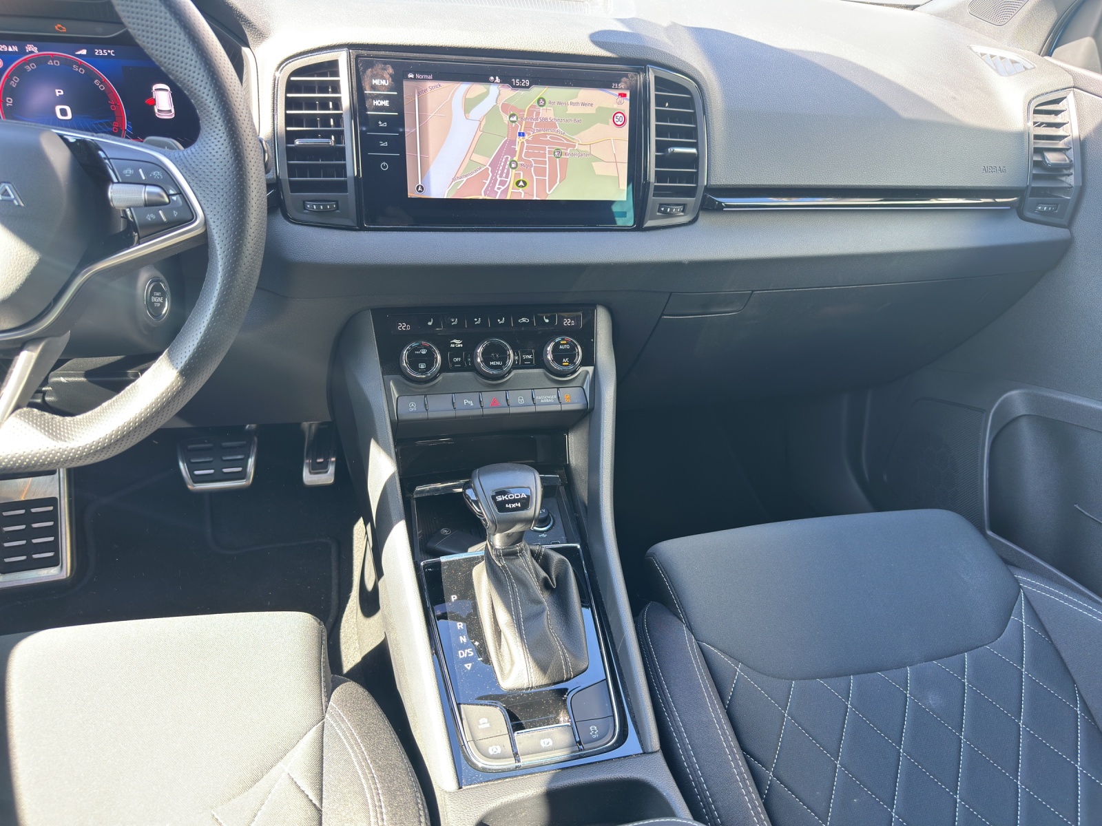 SKODA Karoq 2.0 TSI SportLine 4x4 DSG-image-10