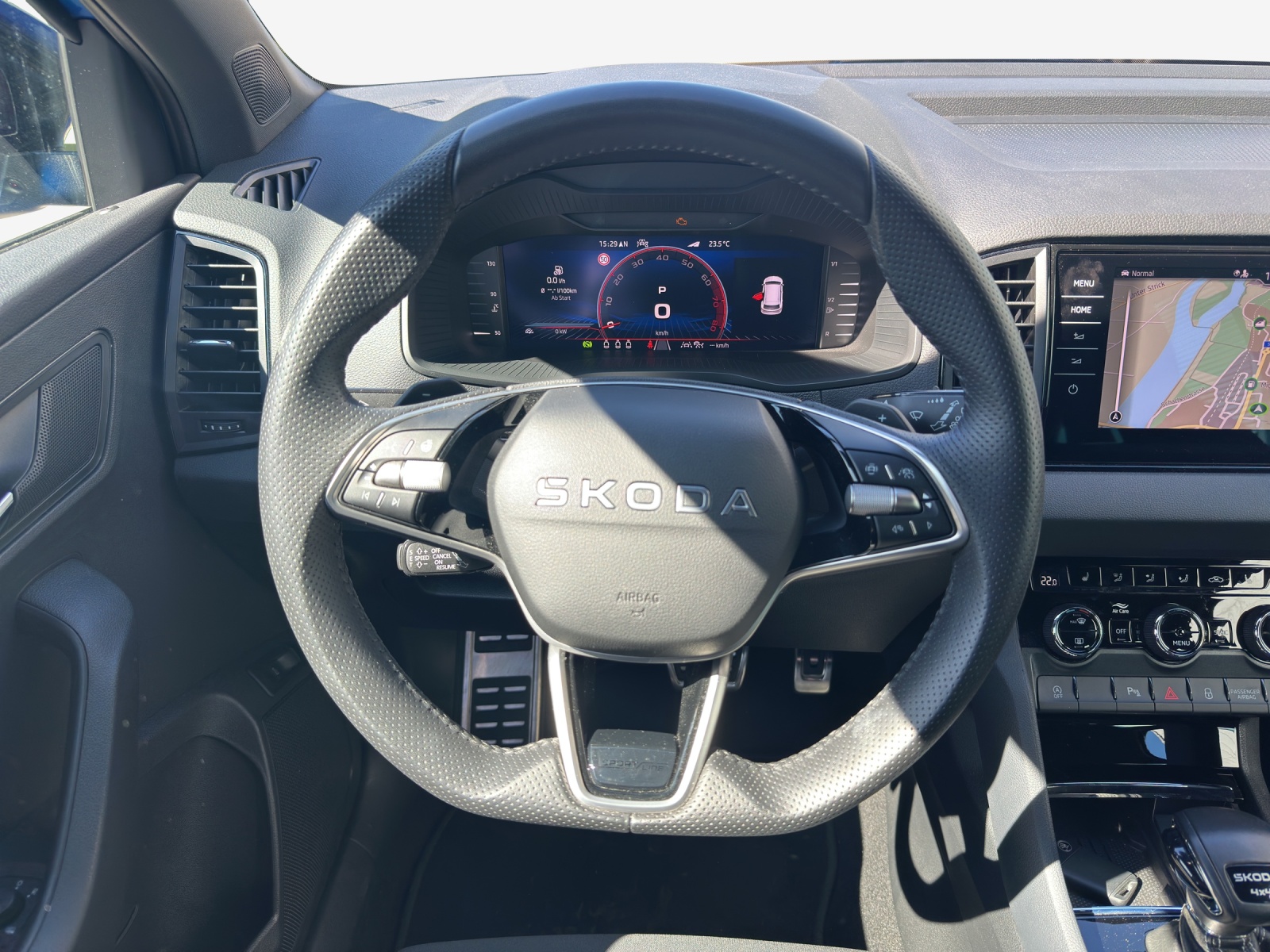 SKODA Karoq 2.0 TSI SportLine 4x4 DSG-image-9