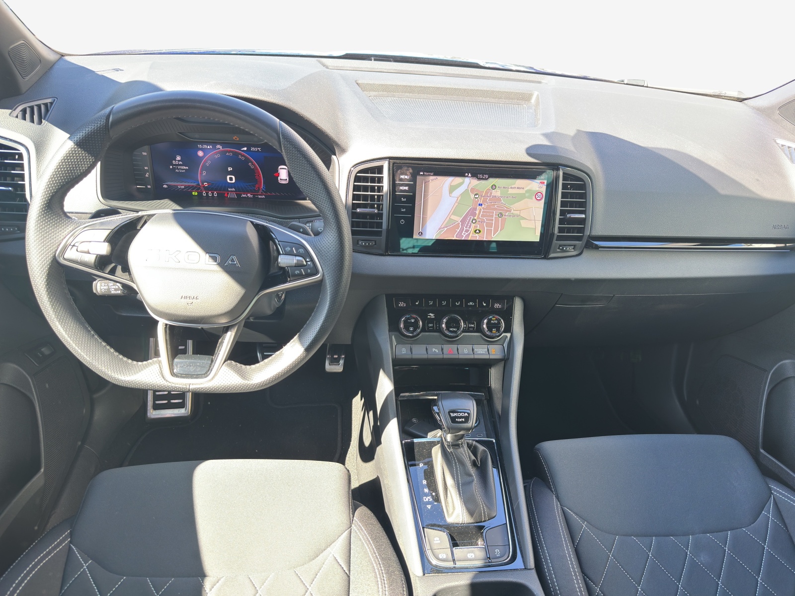 SKODA Karoq 2.0 TSI SportLine 4x4 DSG-image-8