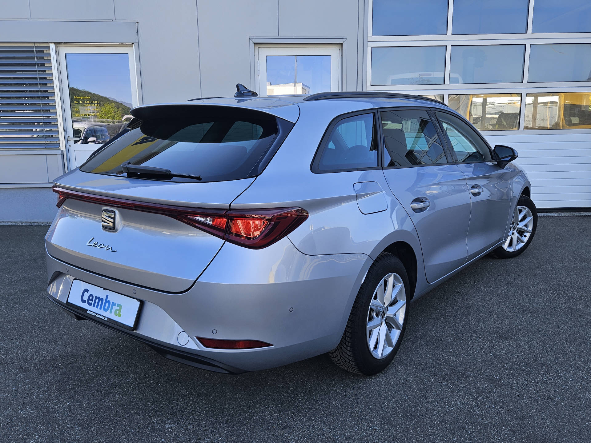 SEAT Leon ST 2.0 TDI Style DSG* Navi * Abstandsregeltempomat ACC *-image-4
