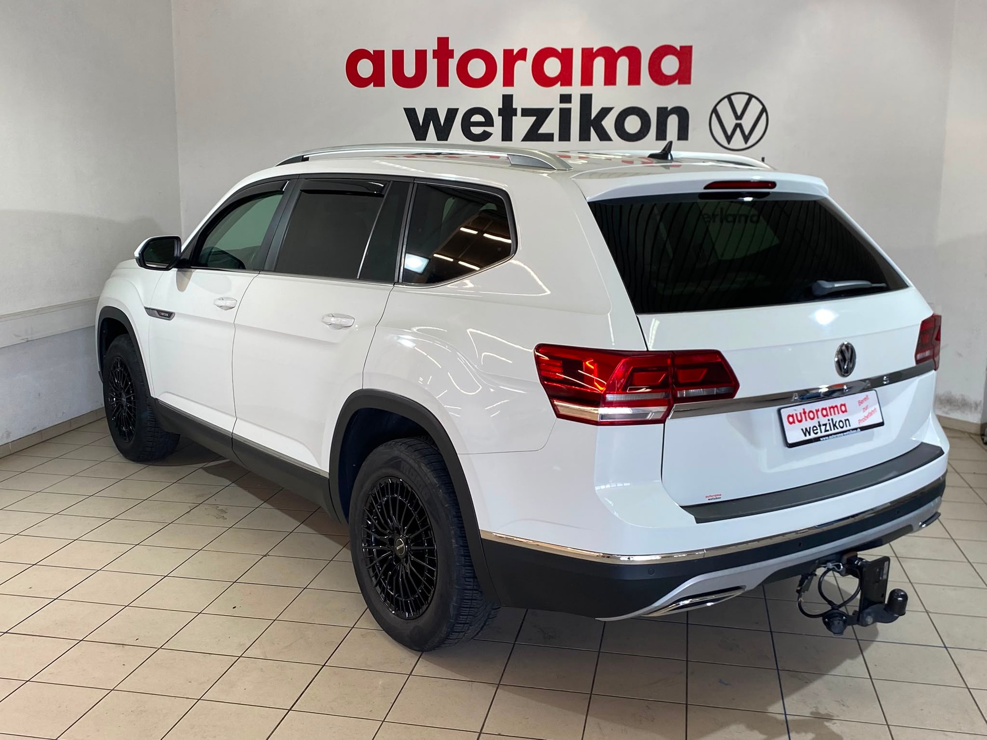 VW Atlas 3.6 FSI Highline 4-Motion-showroom-element-2