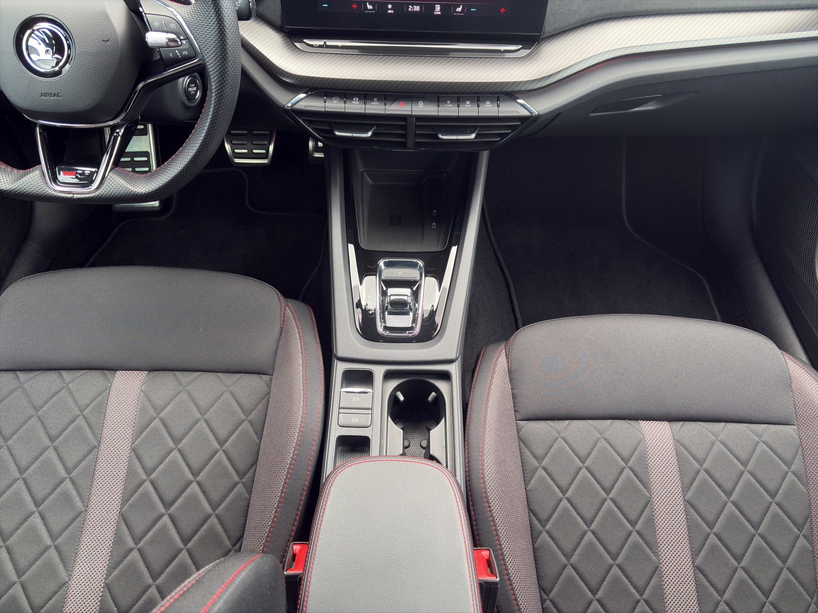 SKODA Octavia Combi 1.4 TSI PHEV DSG RS-image-13