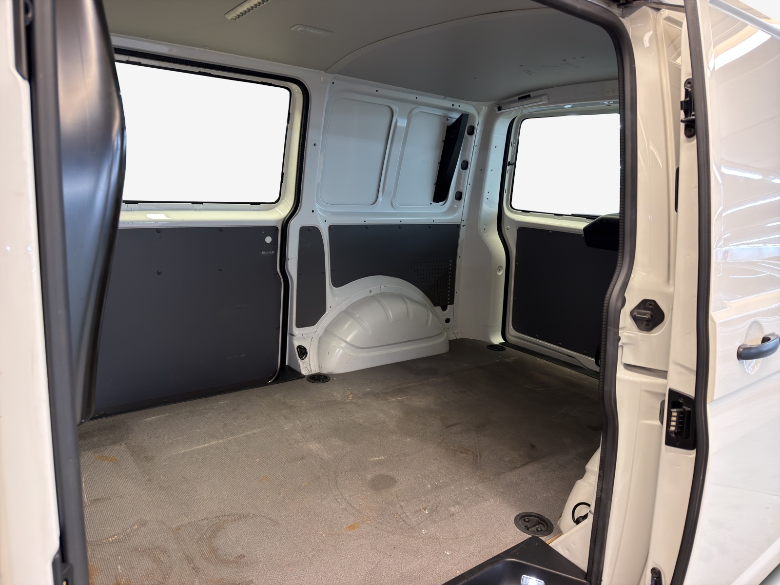 VW T6.1 2.0 TDI 4Motion-image-11