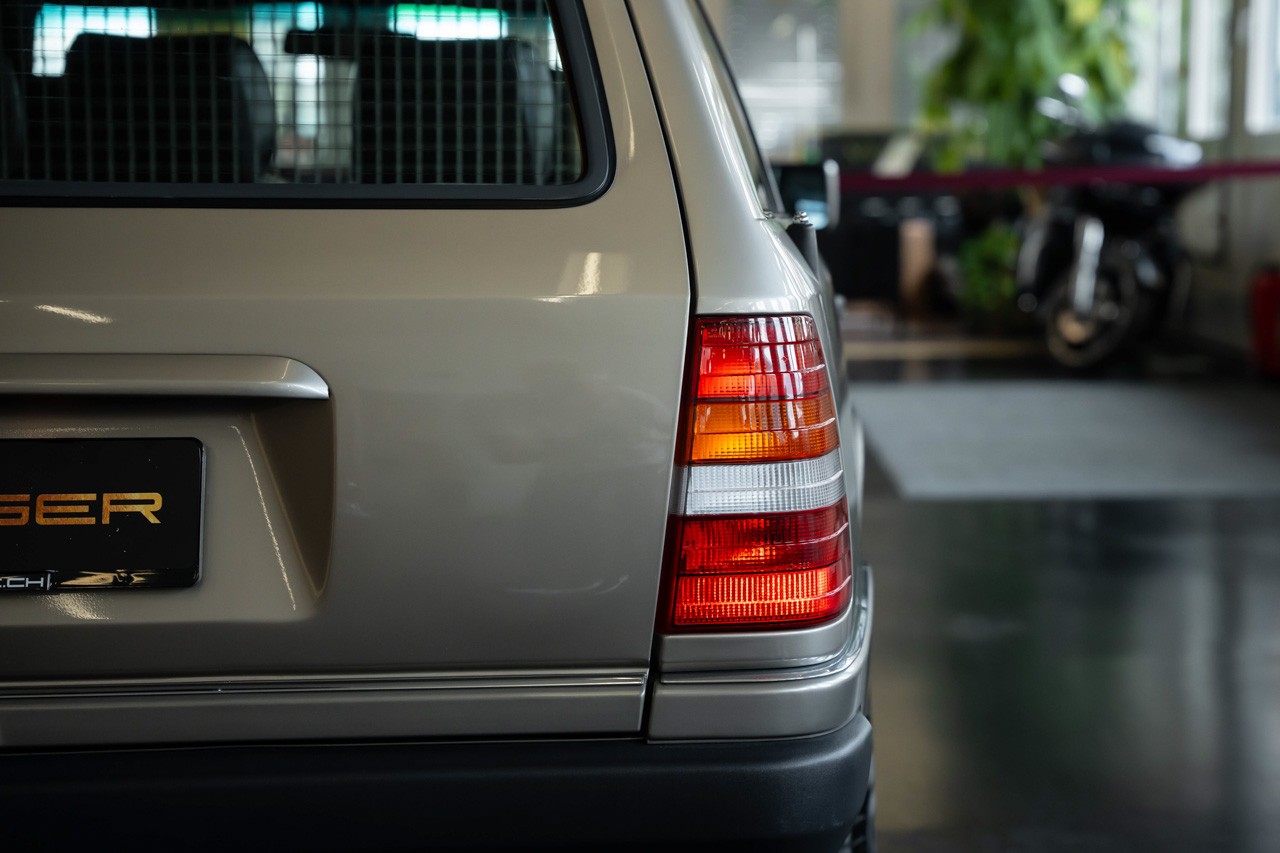 MERCEDES-BENZ 300 TE-24-image-11
