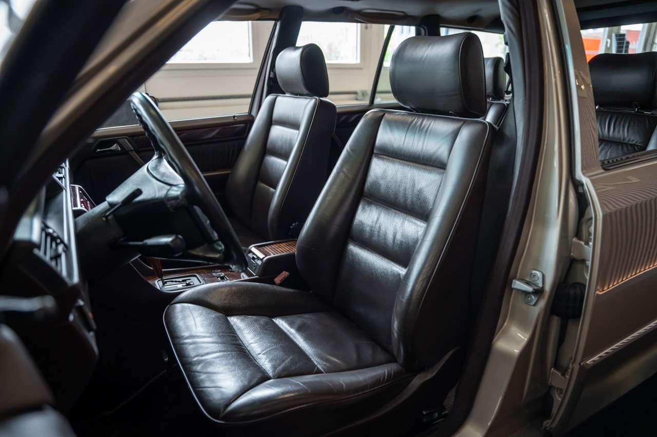 MERCEDES-BENZ 300 TE-24-image-15