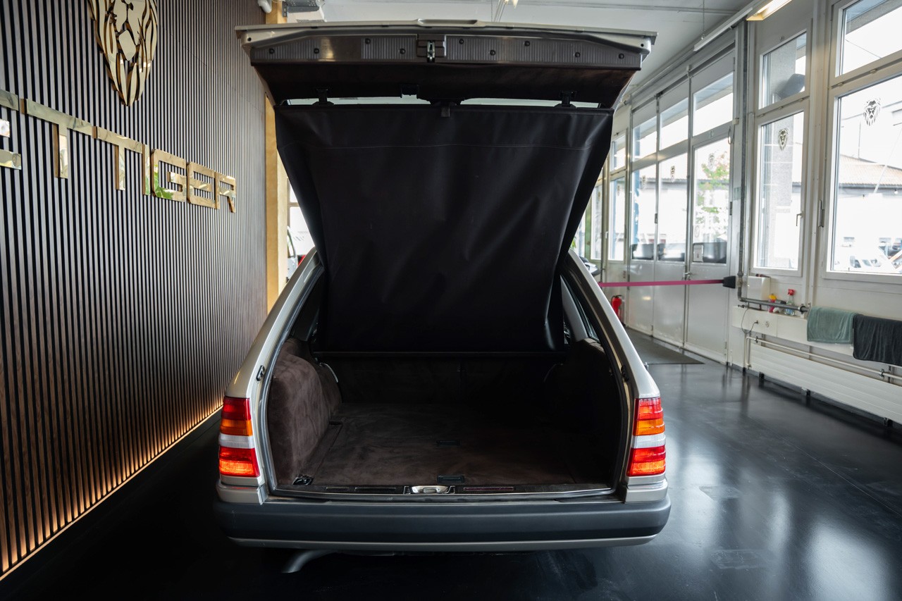 MERCEDES-BENZ 300 TE-24-image-7
