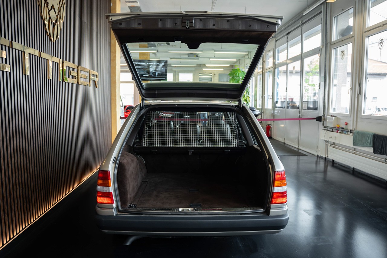 MERCEDES-BENZ 300 TE-24-image-6
