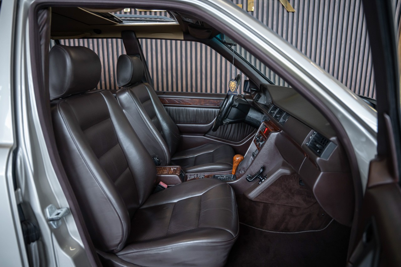 MERCEDES-BENZ 300 TE-24-image-17