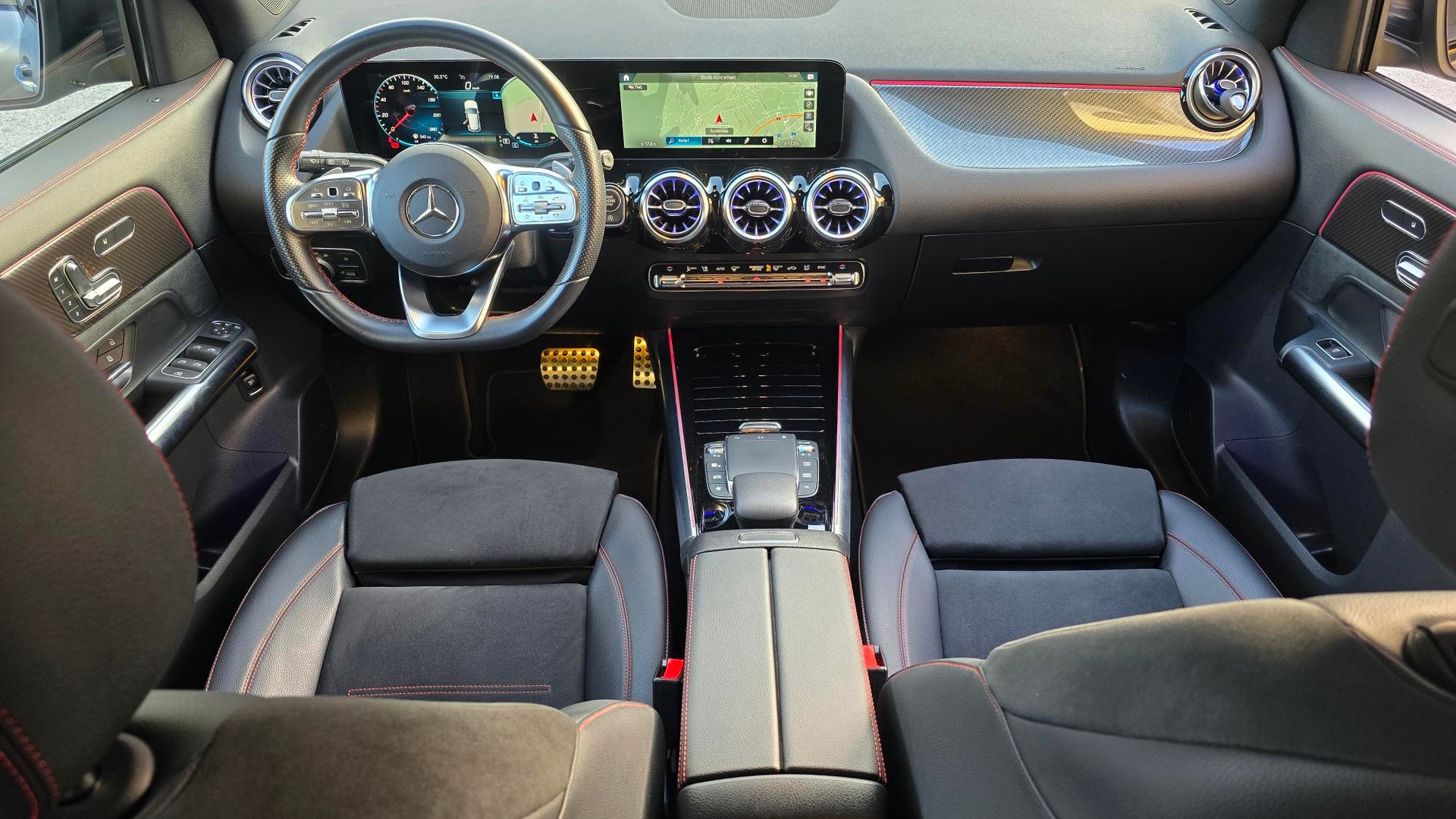 MERCEDES-BENZ GLA 220d 4Matic AMG Line 8G-DCT-image-12