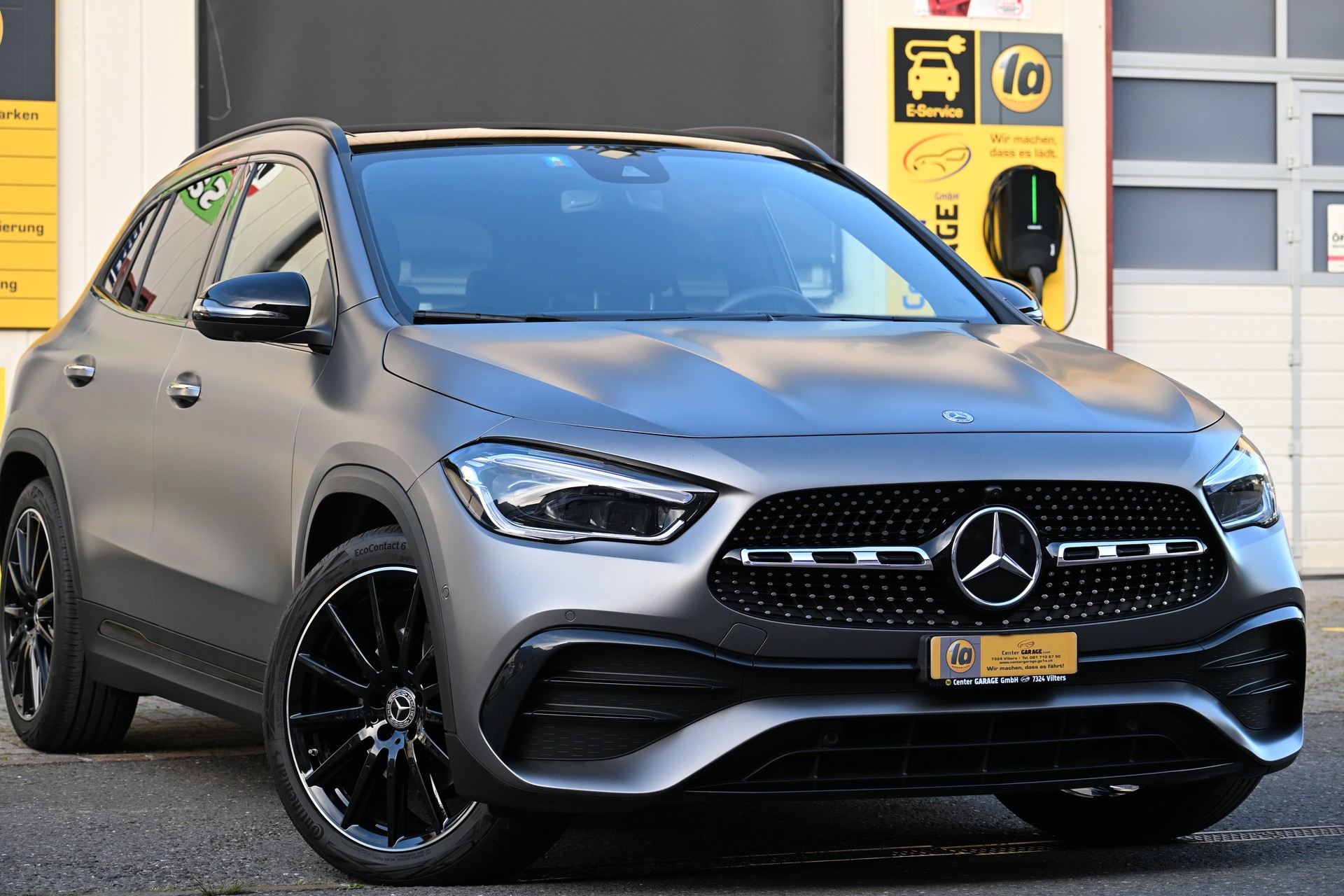 MERCEDES-BENZ GLA 220d 4Matic AMG Line 8G-DCT-image-4