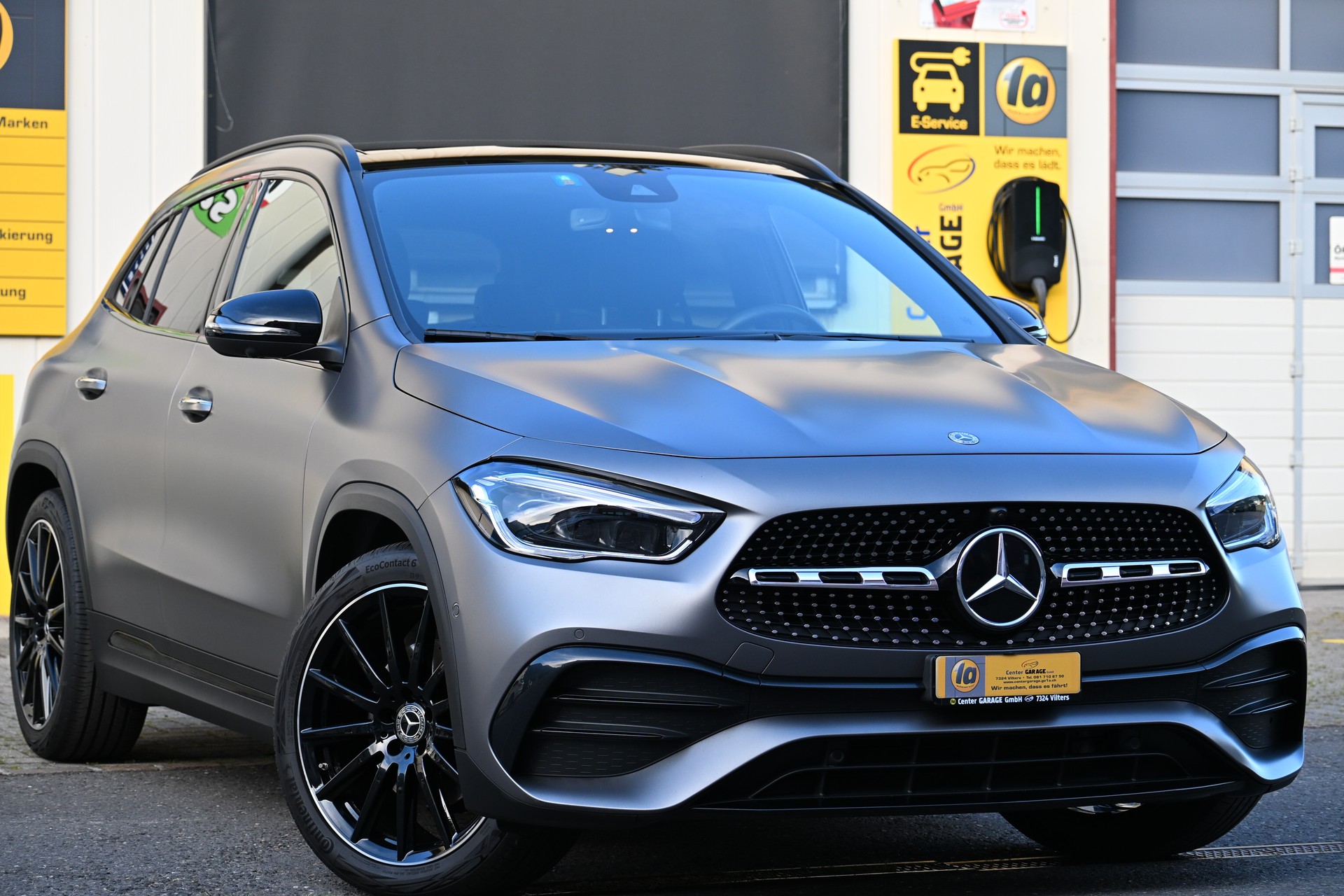 MERCEDES-BENZ GLA 220d 4Matic AMG Line 8G-DCT-showroom-element-3