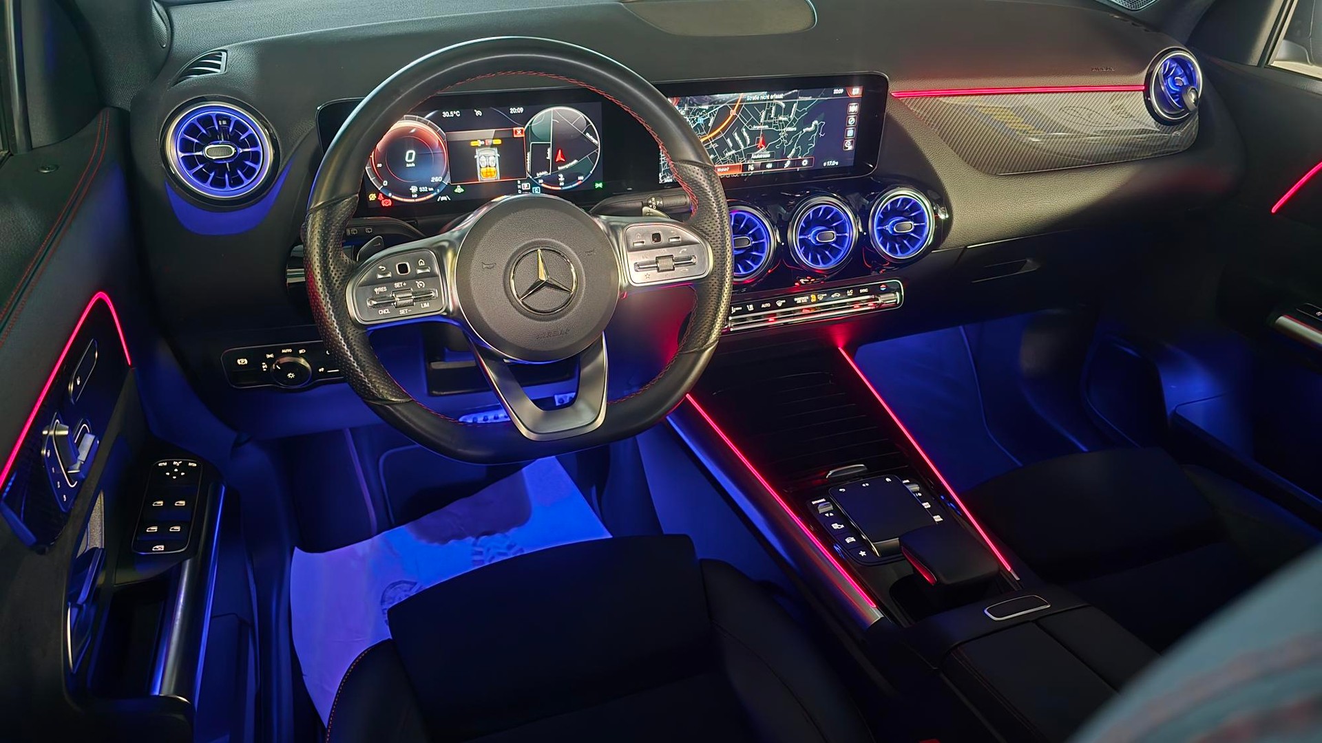 MERCEDES-BENZ GLA 220d 4Matic AMG Line 8G-DCT-image-22