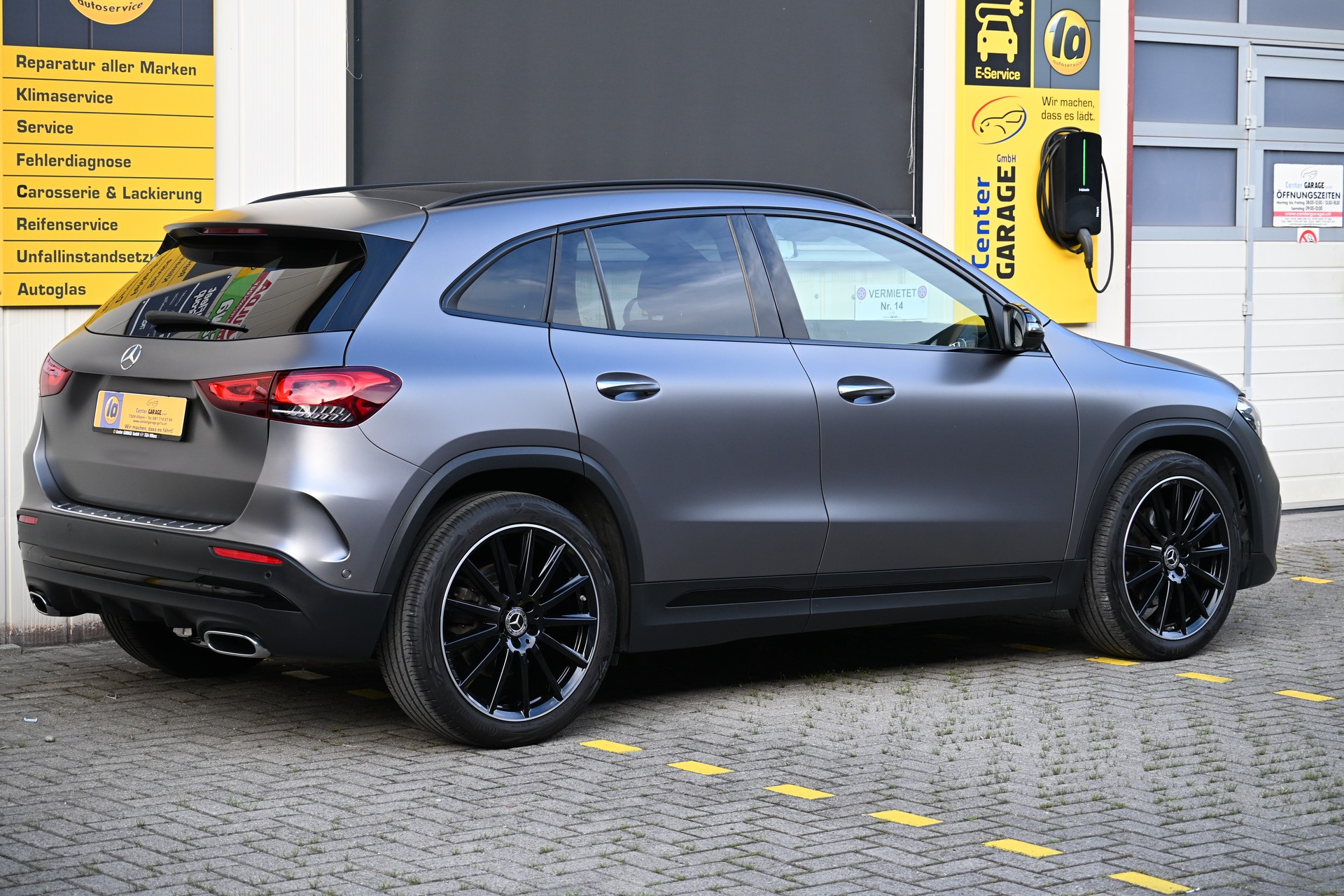 MERCEDES-BENZ GLA 220d 4Matic AMG Line 8G-DCT-image-9