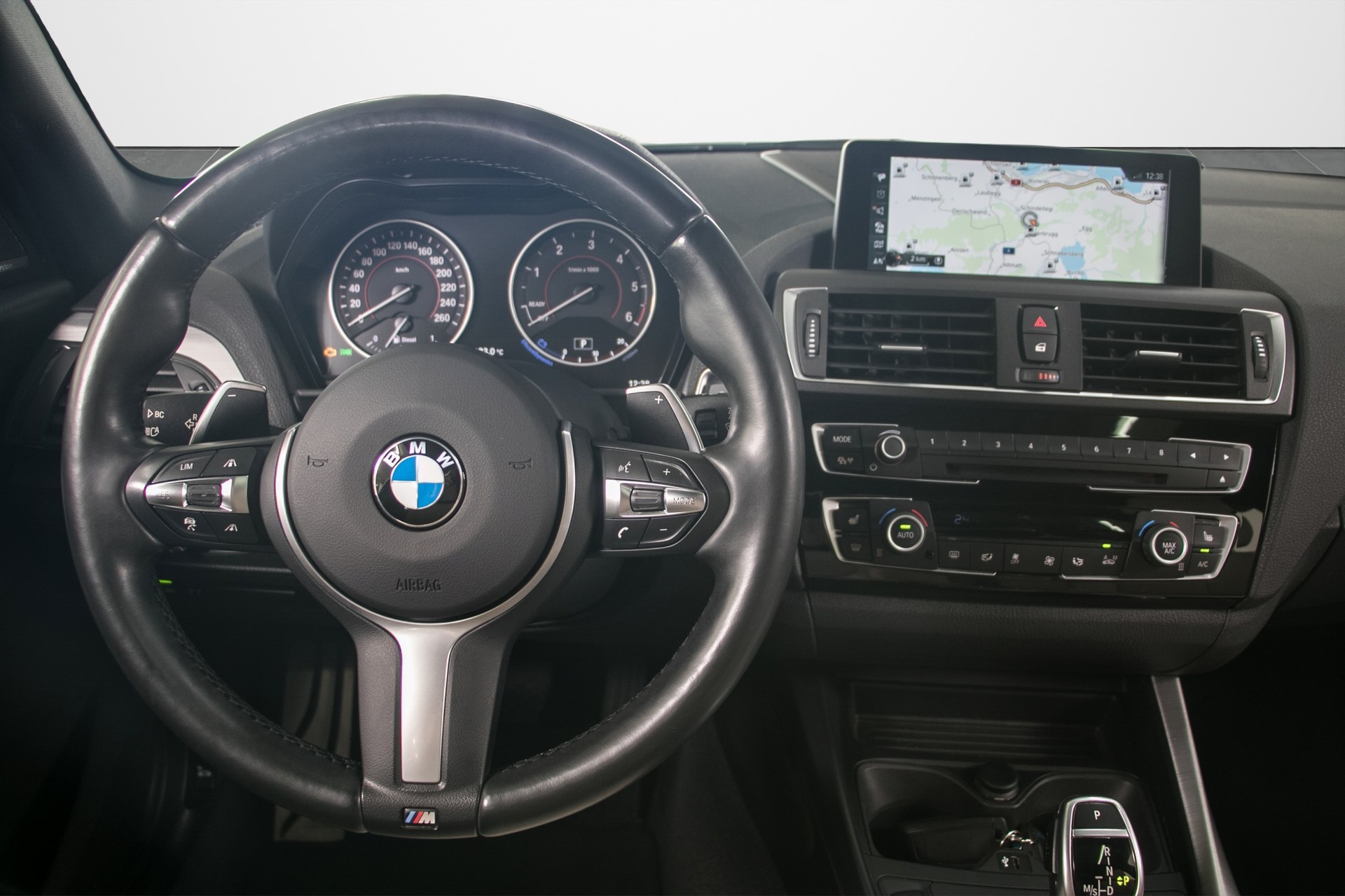 BMW 120d xDrive M Sport Steptronic-image-4