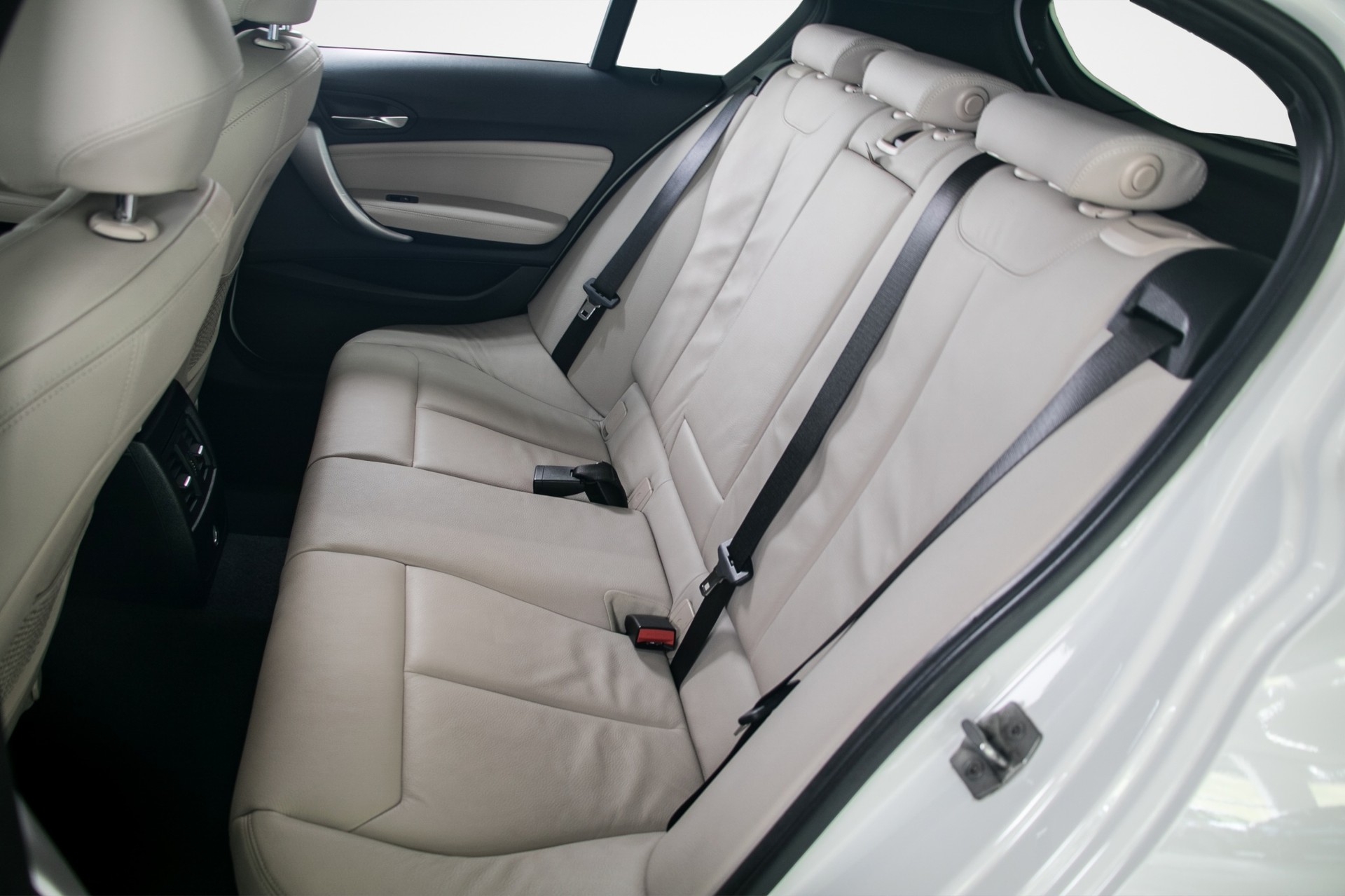 BMW 120d xDrive M Sport Steptronic-image-10