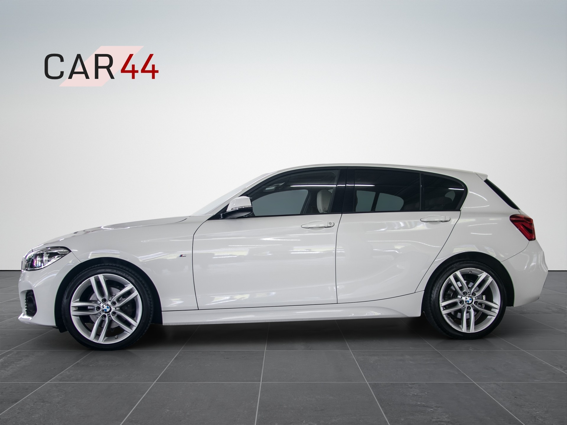 BMW 120d xDrive M Sport Steptronic-image-1