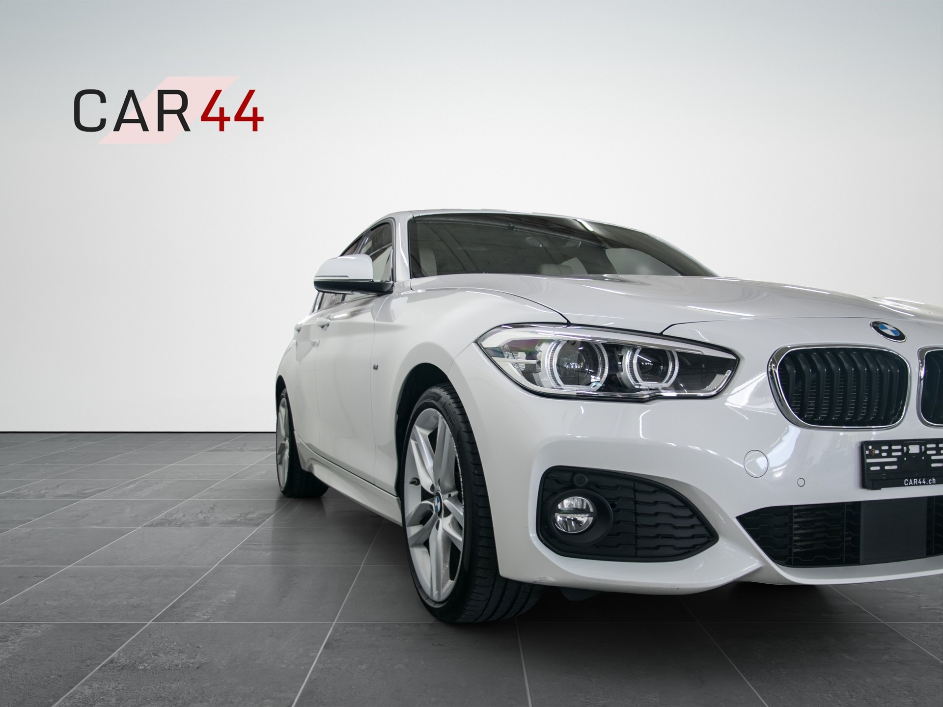 BMW 120d xDrive M Sport Steptronic-image-13