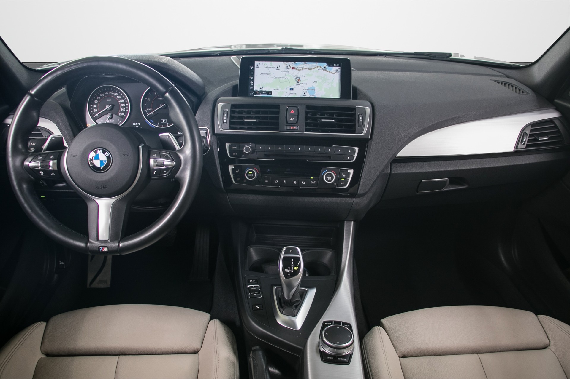 BMW 120d xDrive M Sport Steptronic-image-3