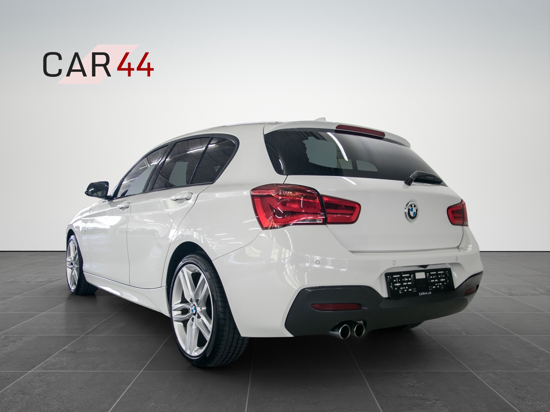 BMW 120d xDrive M Sport Steptronic-image-2