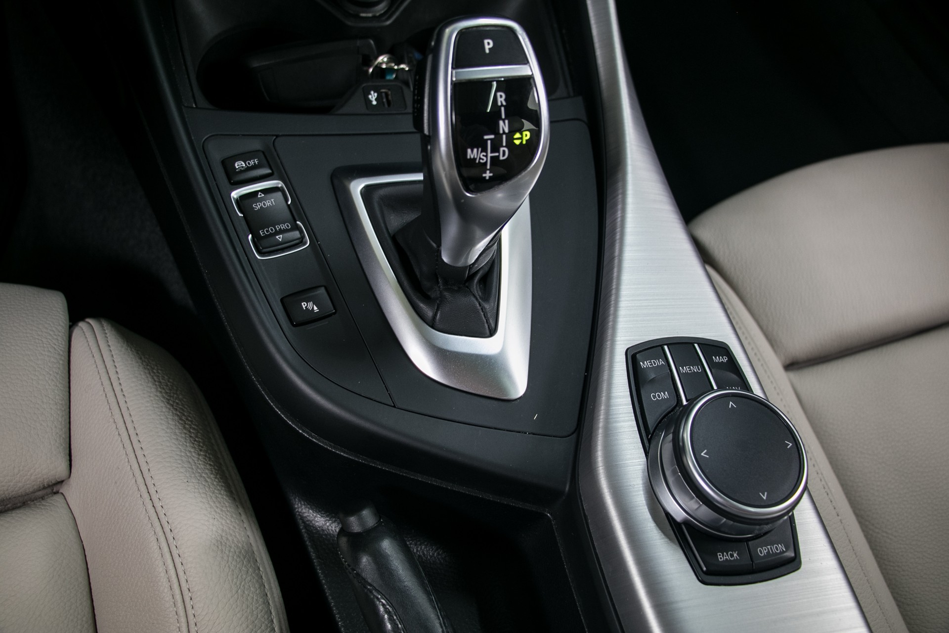 BMW 120d xDrive M Sport Steptronic-image-7