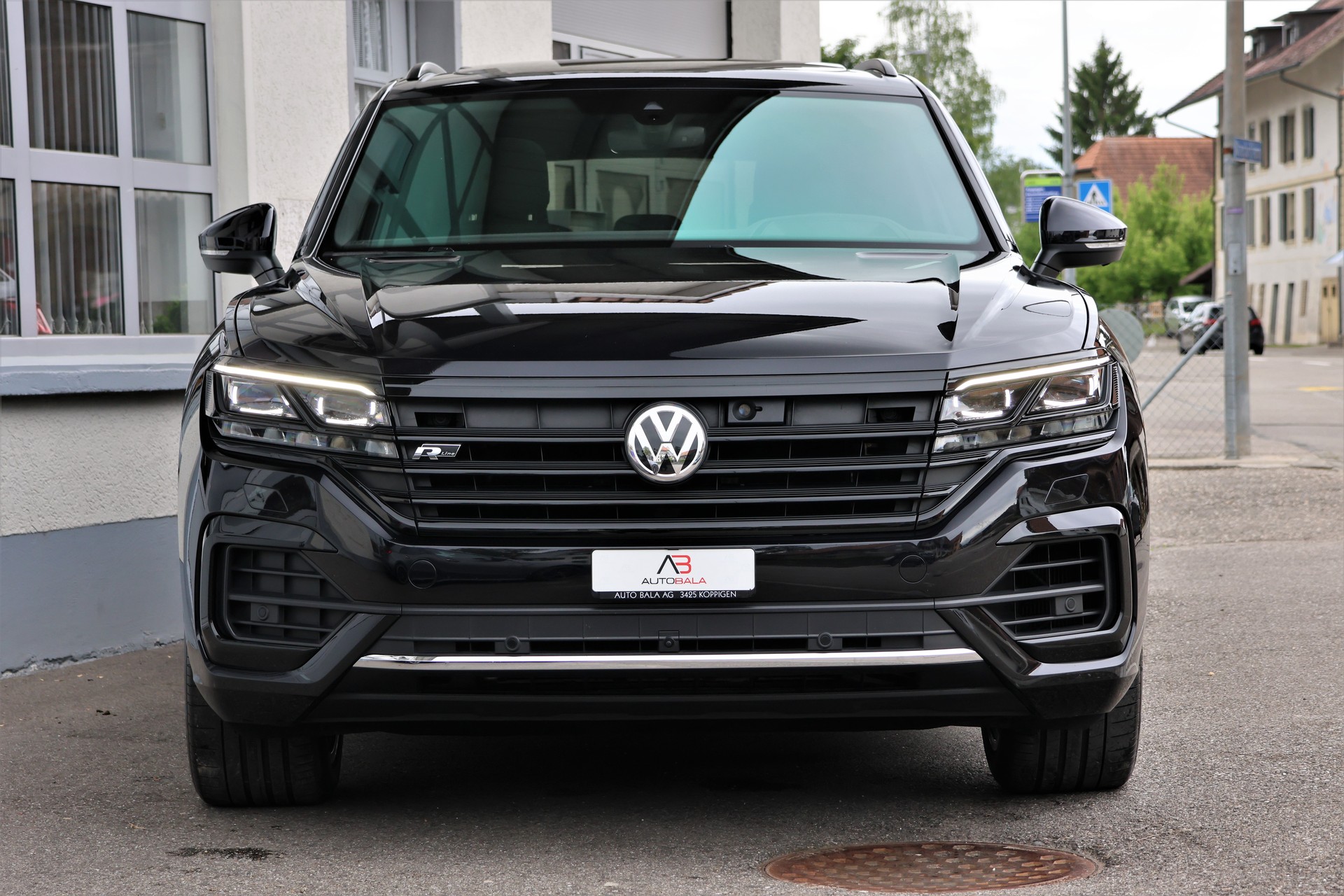 VW Touareg 3.0 TDI R Line Tiptronic (CH) + 3.5T AHK-image-1