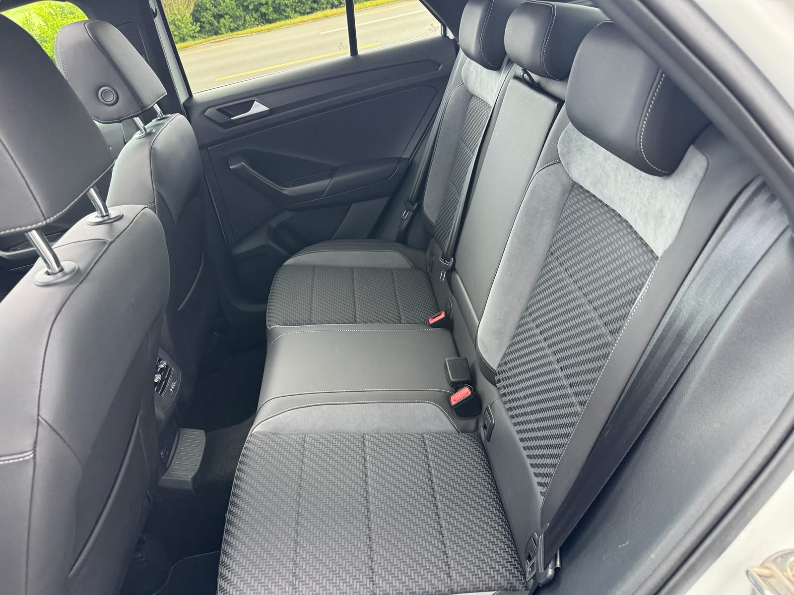 VW T-Roc 2.0 TSI Sport DSG 4Motion-image-5