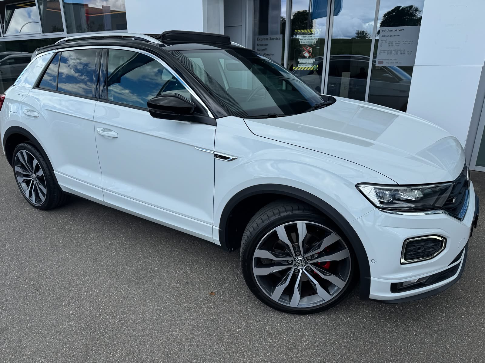 VW T-Roc 2.0 TSI Sport DSG 4Motion-image-1