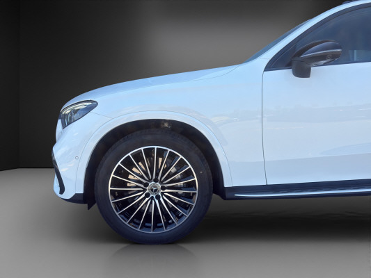 MERCEDES-BENZ GLC 200 4Matic 9G-Tronic-image-5
