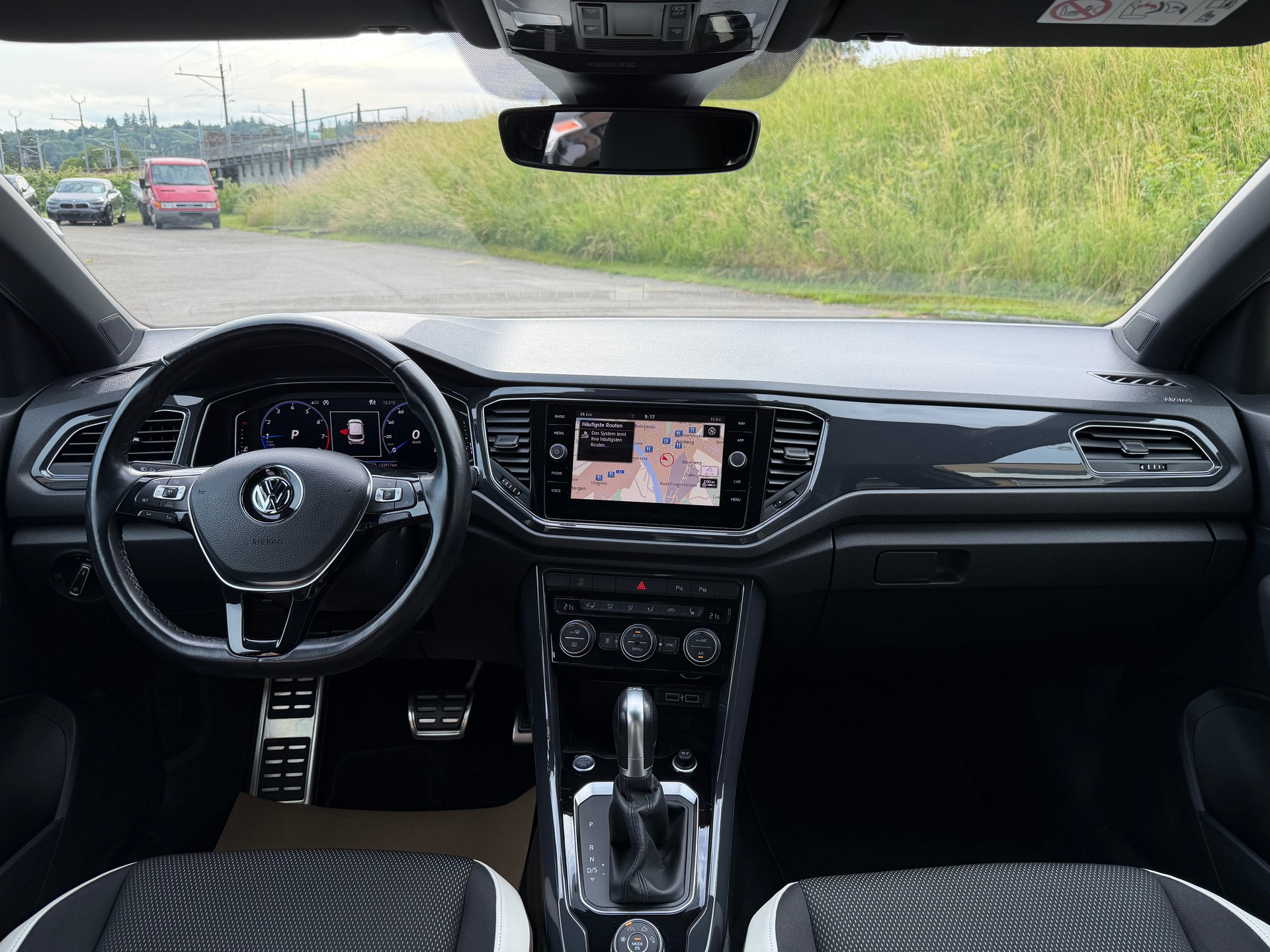 VW T-Roc 2.0 TSI Sport DSG 4Motion-image-9
