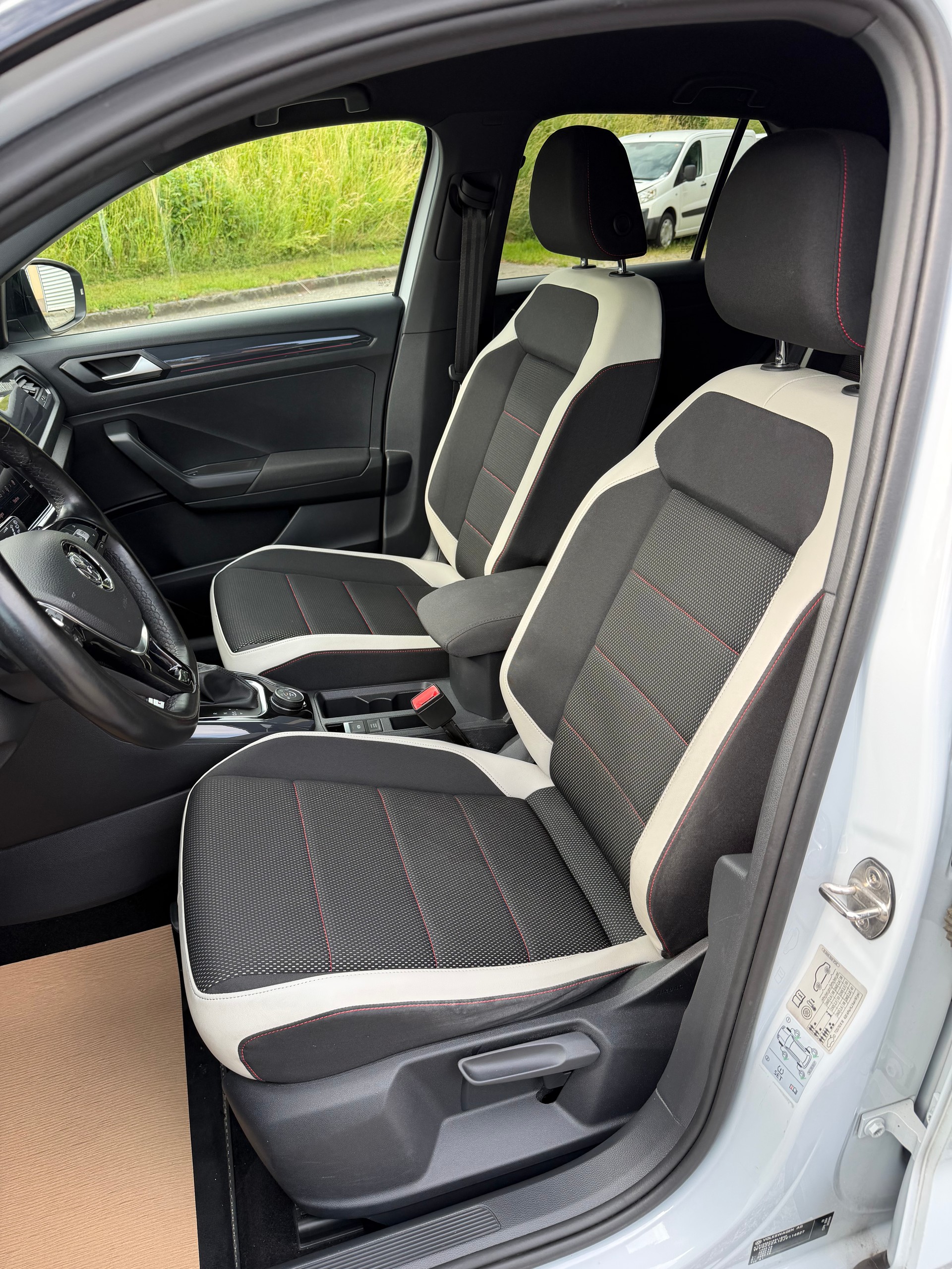 VW T-Roc 2.0 TSI Sport DSG 4Motion-image-10