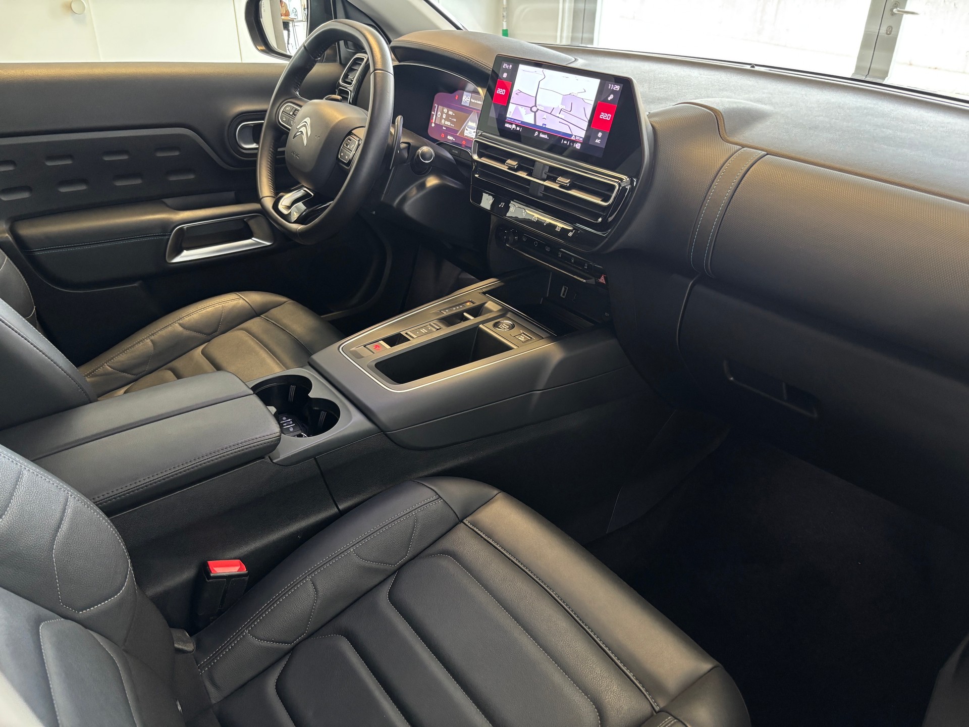 CITROEN C5 Aircross 1.2i PureTech Shine Pack EAT8-image-9