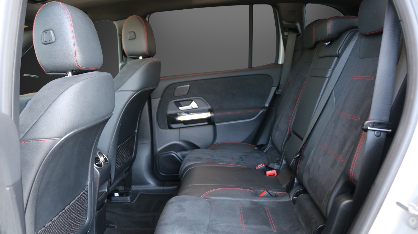 MERCEDES-BENZ EQB 350 4Matic AMG Line-image-5