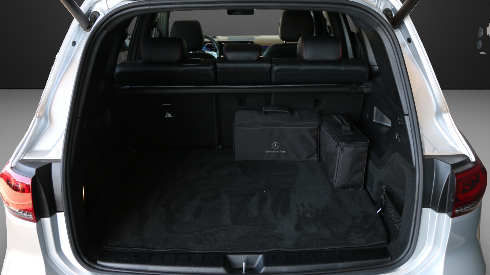 MERCEDES-BENZ EQB 350 4Matic AMG Line-image-4