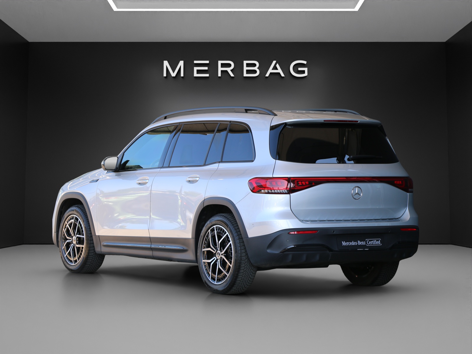 MERCEDES-BENZ EQB 350 4Matic AMG Line-image-2