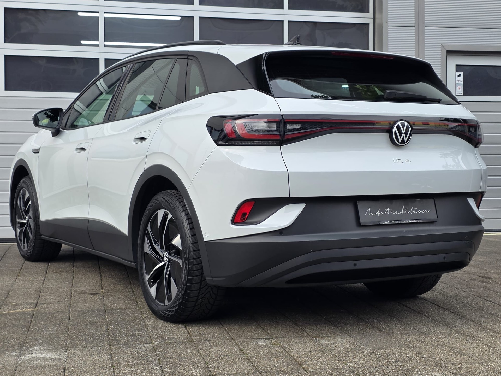 VW ID.4 Pro - ** MASSAGE SITZE -HEAD UP DISPLAY - ASSISTENZ PAKET -KOMFORT PAKET - 360° KAMERA -GARANTIE BIS 05.2031**-showroom-element-2