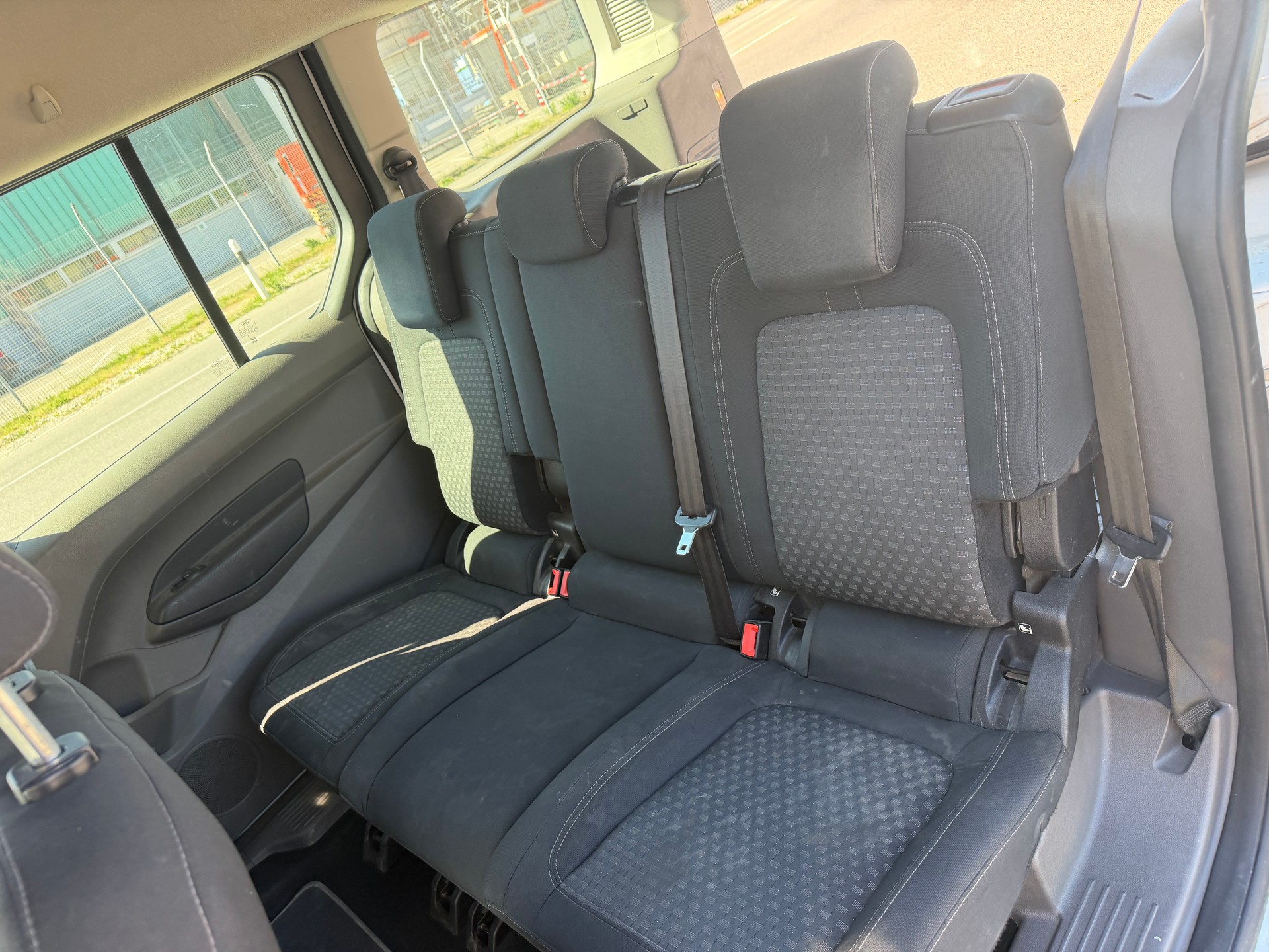 FORD Grand Tourneo Connect 1.5 EcoBlue Trend-image-7