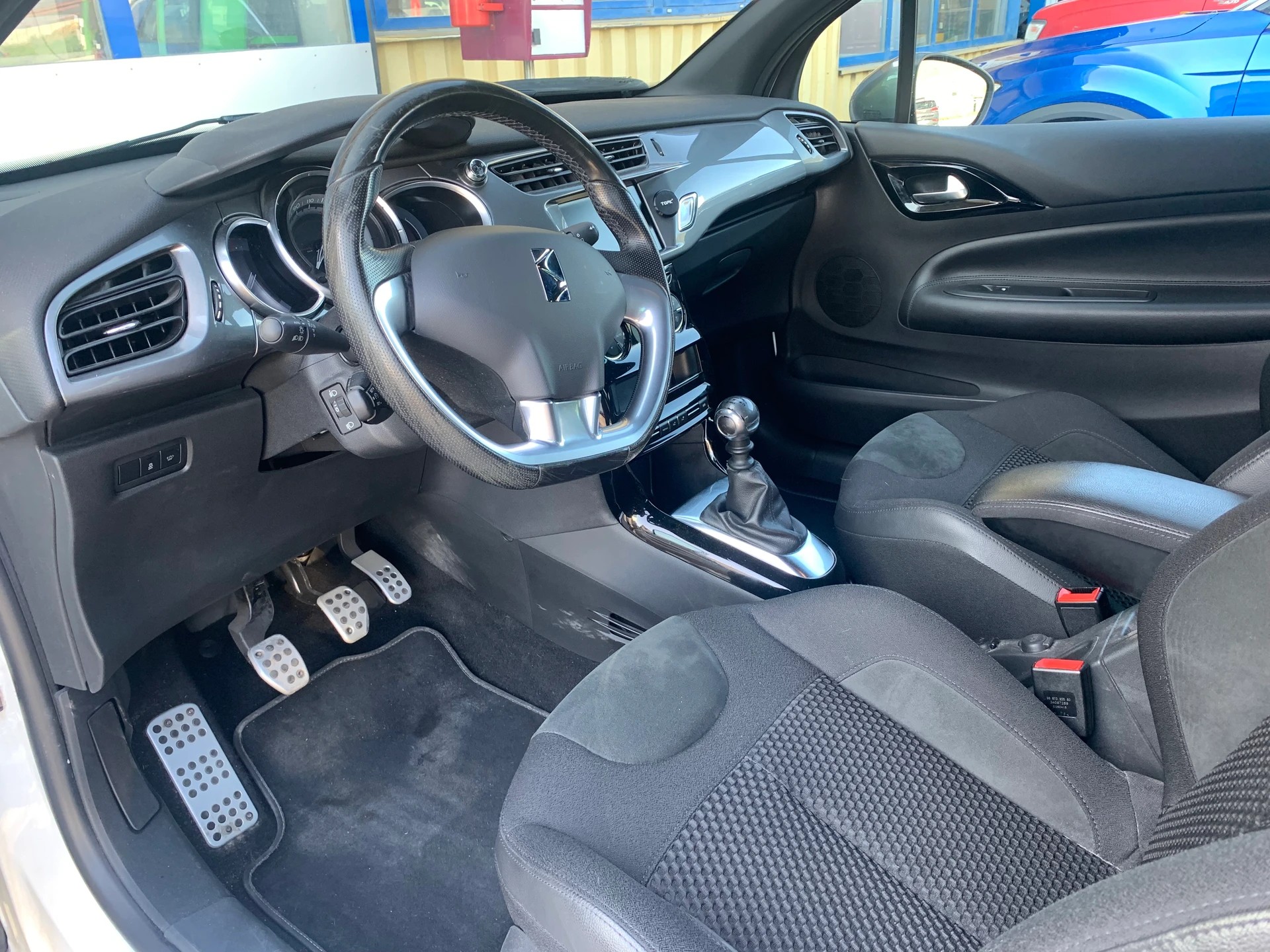 DS AUTOMOBILES DS 3 1.6 BlueHDi Sport Chic Plus-image-7