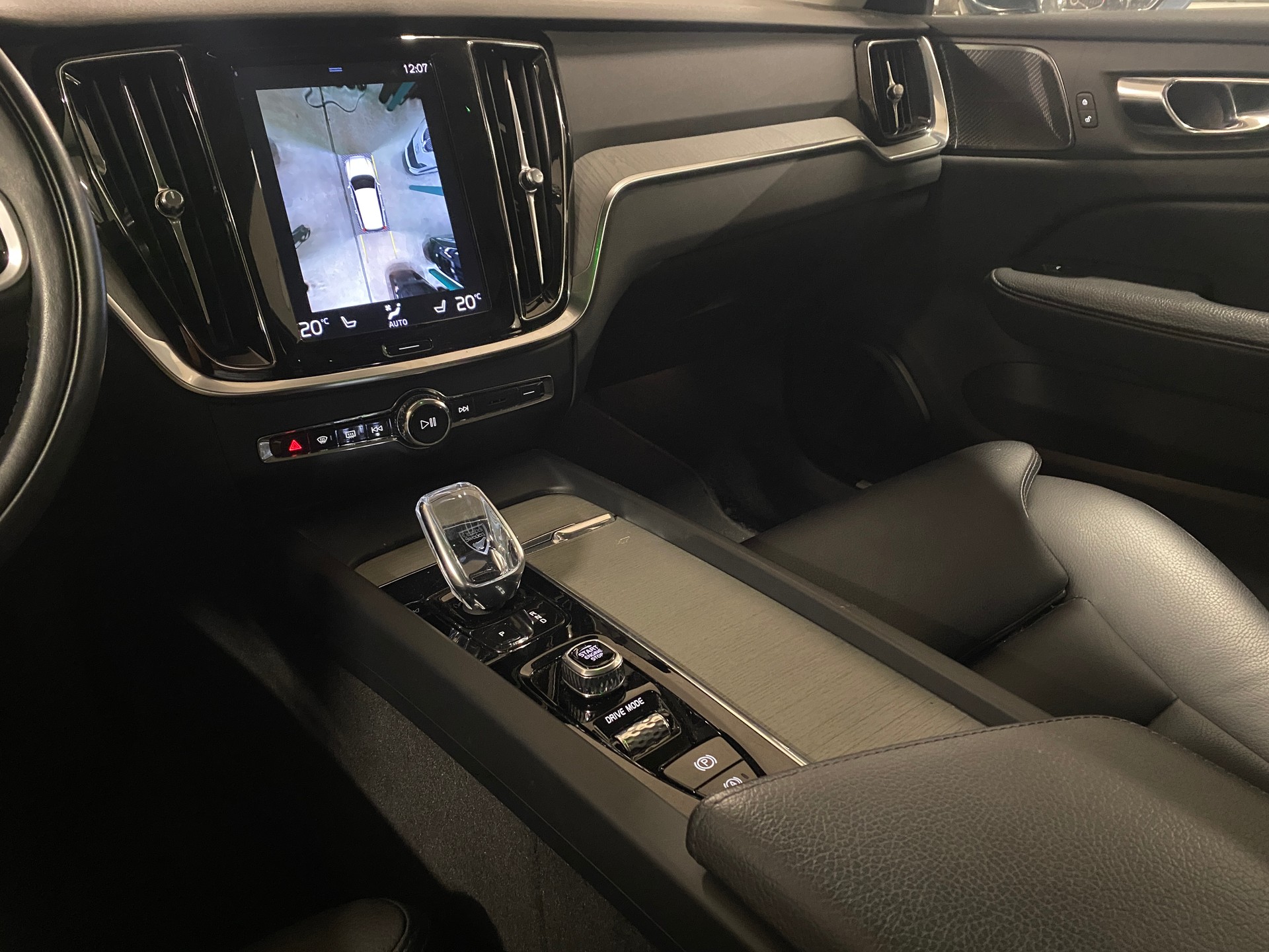 VOLVO V60 2.0 B4 Inscription-image-10