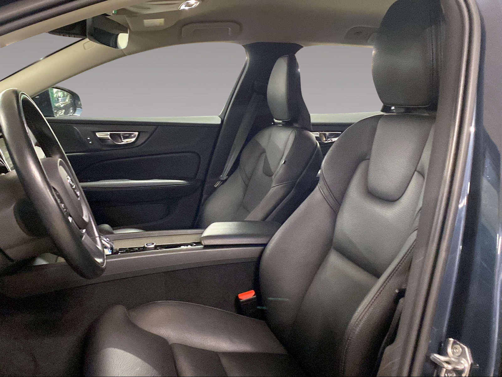 VOLVO V60 2.0 B4 Inscription-image-6