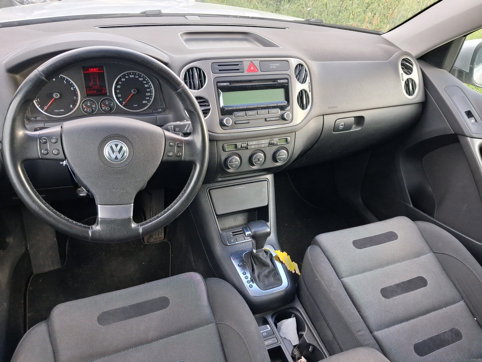 VW Tiguan 2.0 TSI Sport&Style Tiptronic-image-4